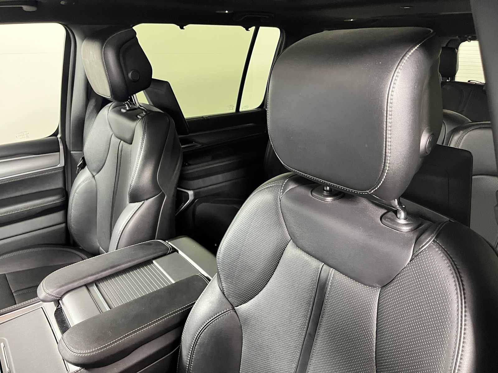 2024 Jeep Wagoneer Series II Carbide