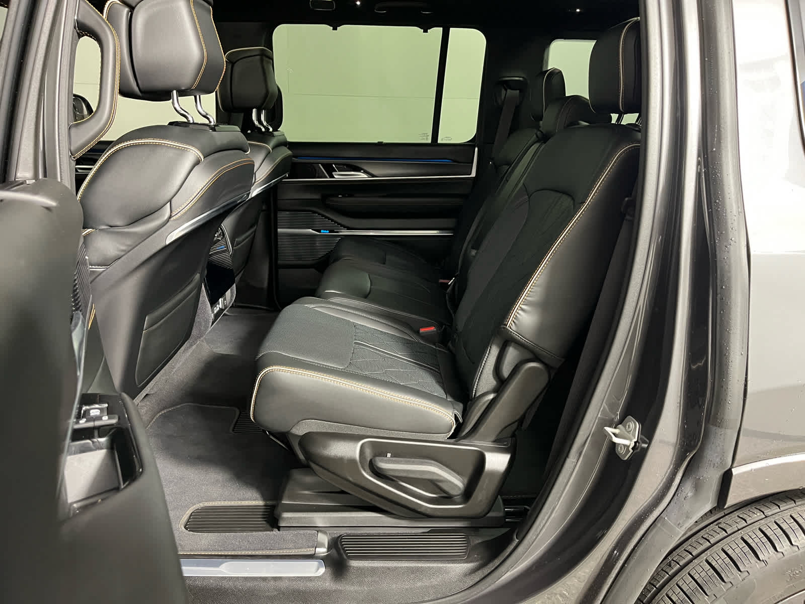 2024 Jeep Grand Wagoneer Series III Obsidian 4x4