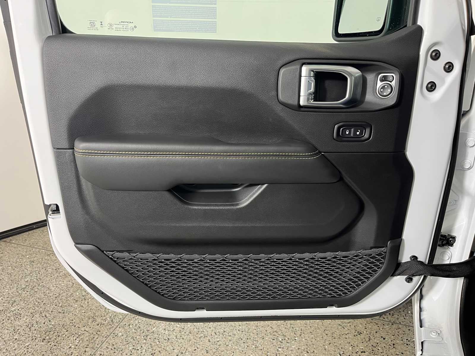 2026 Jeep Gladiator GLADIATOR SAHARA 4X4