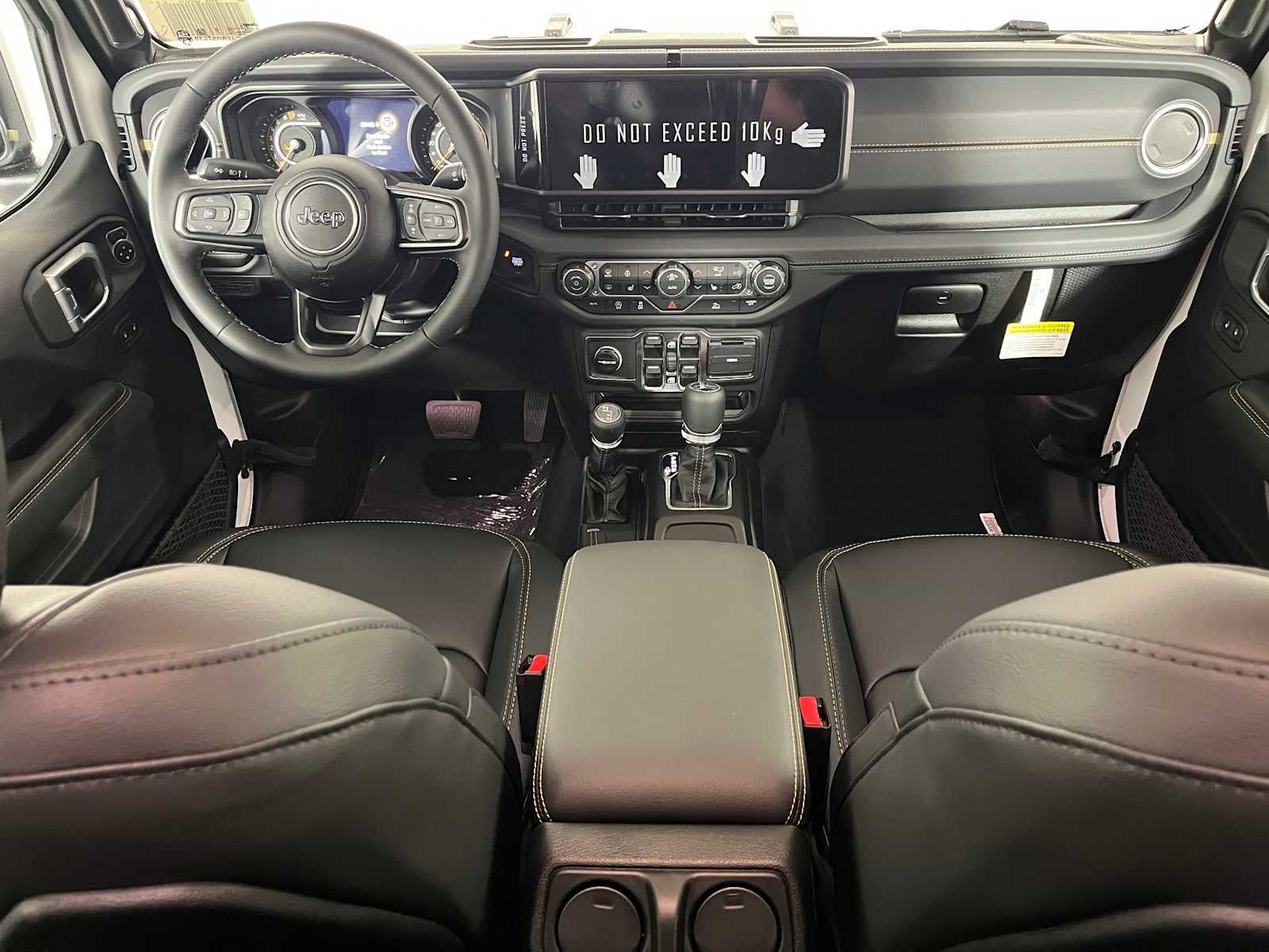 2026 Jeep Gladiator GLADIATOR SAHARA 4X4