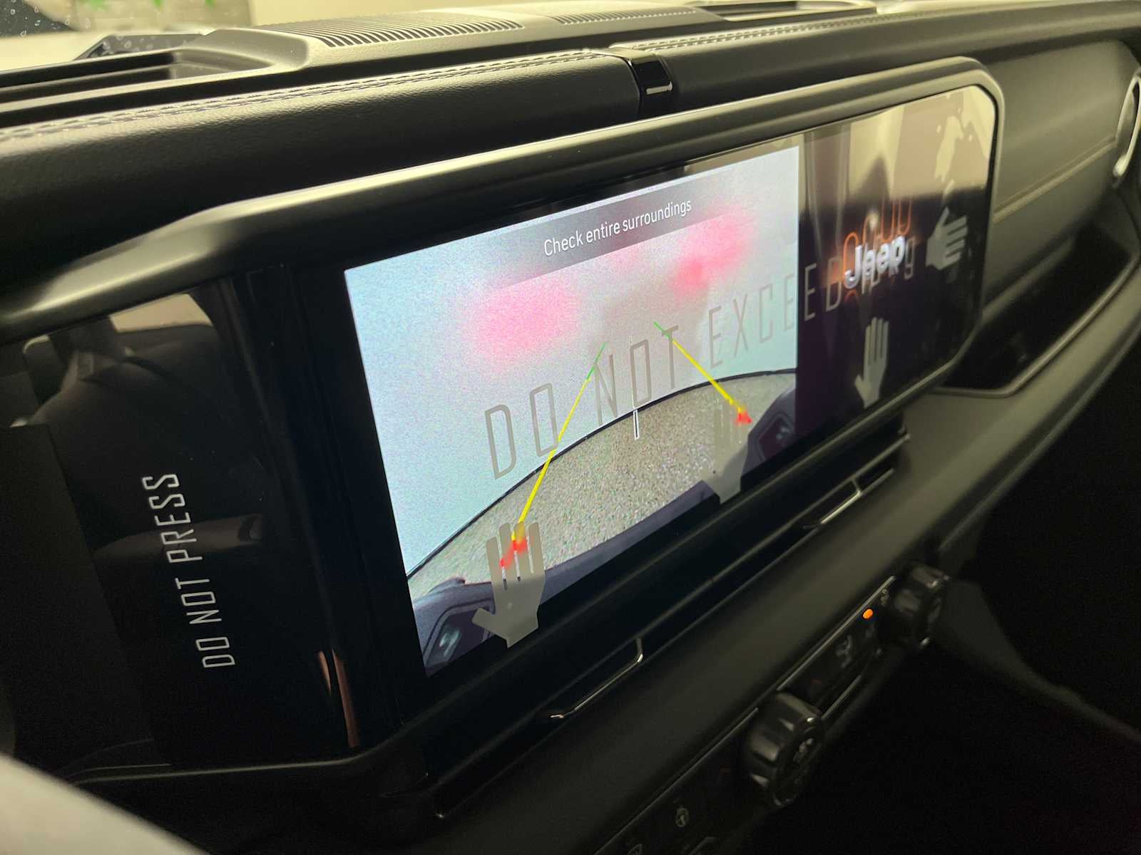 2026 Jeep Gladiator GLADIATOR SAHARA 4X4