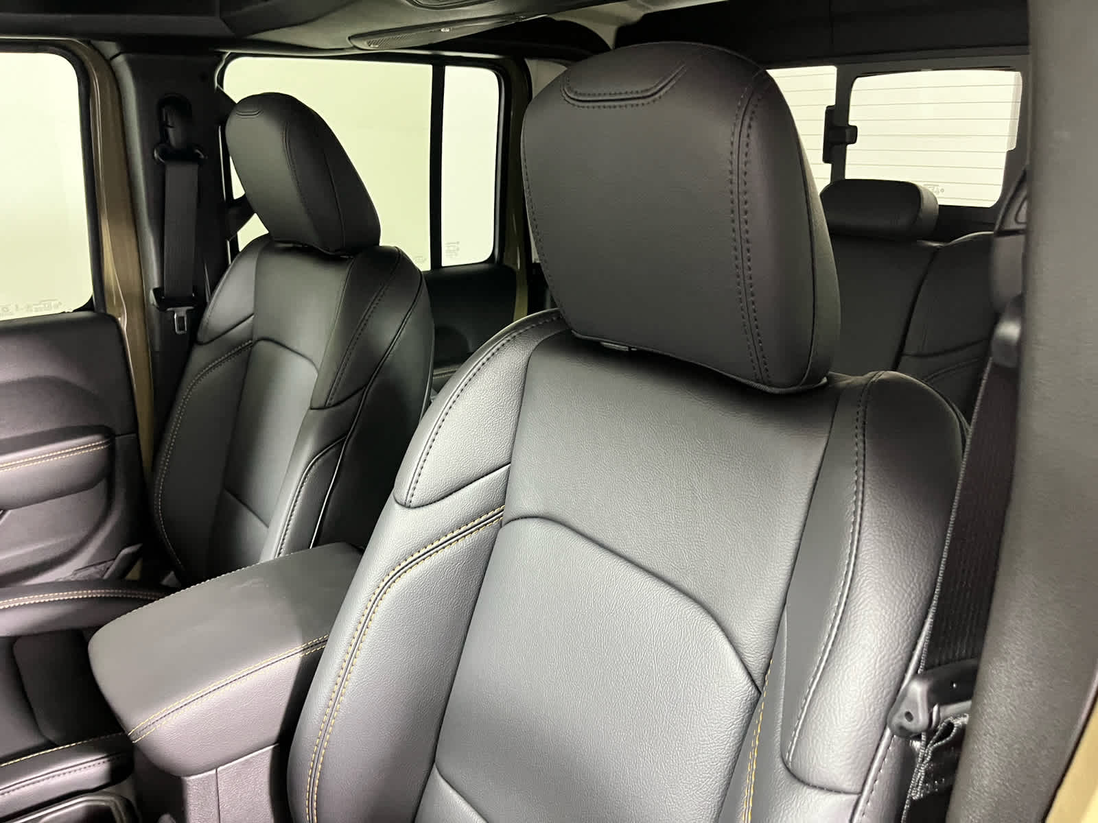 2026 Jeep Gladiator GLADIATOR SAHARA 4X4