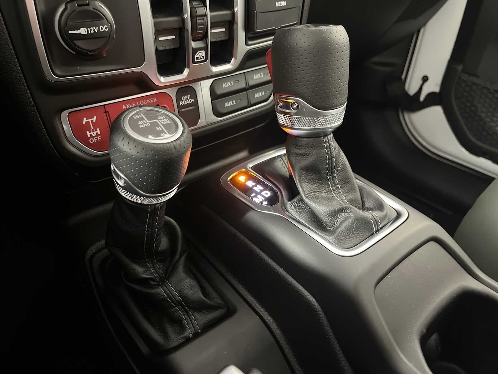 2026 Jeep Gladiator GLADIATOR MOJAVE X 4X4