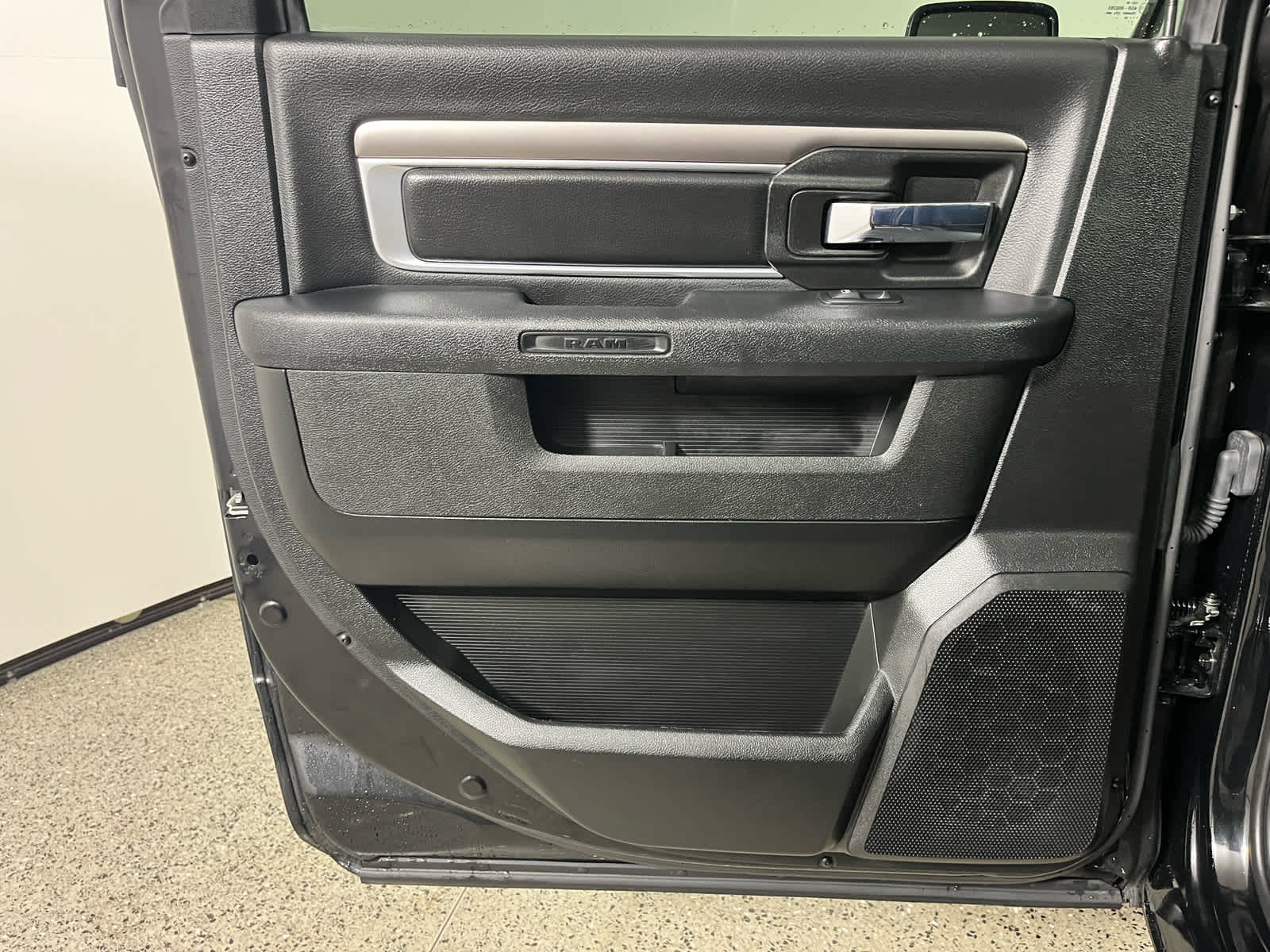 2024 RAM 1500 Classic Warlock Crew Cab 4x2 5'7' Box