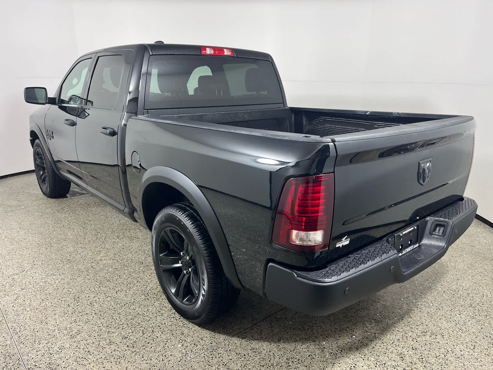 2024 RAM 1500 Classic Warlock Crew Cab 4x2 5'7' Box