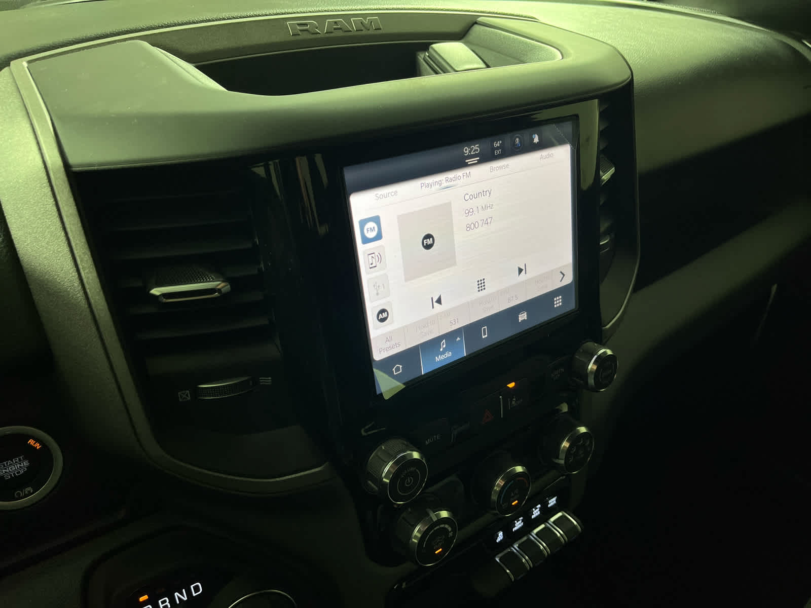 2026 RAM Ram 1500 RAM 1500 TRADESMAN QUAD CAB 4X2 6'4' BOX