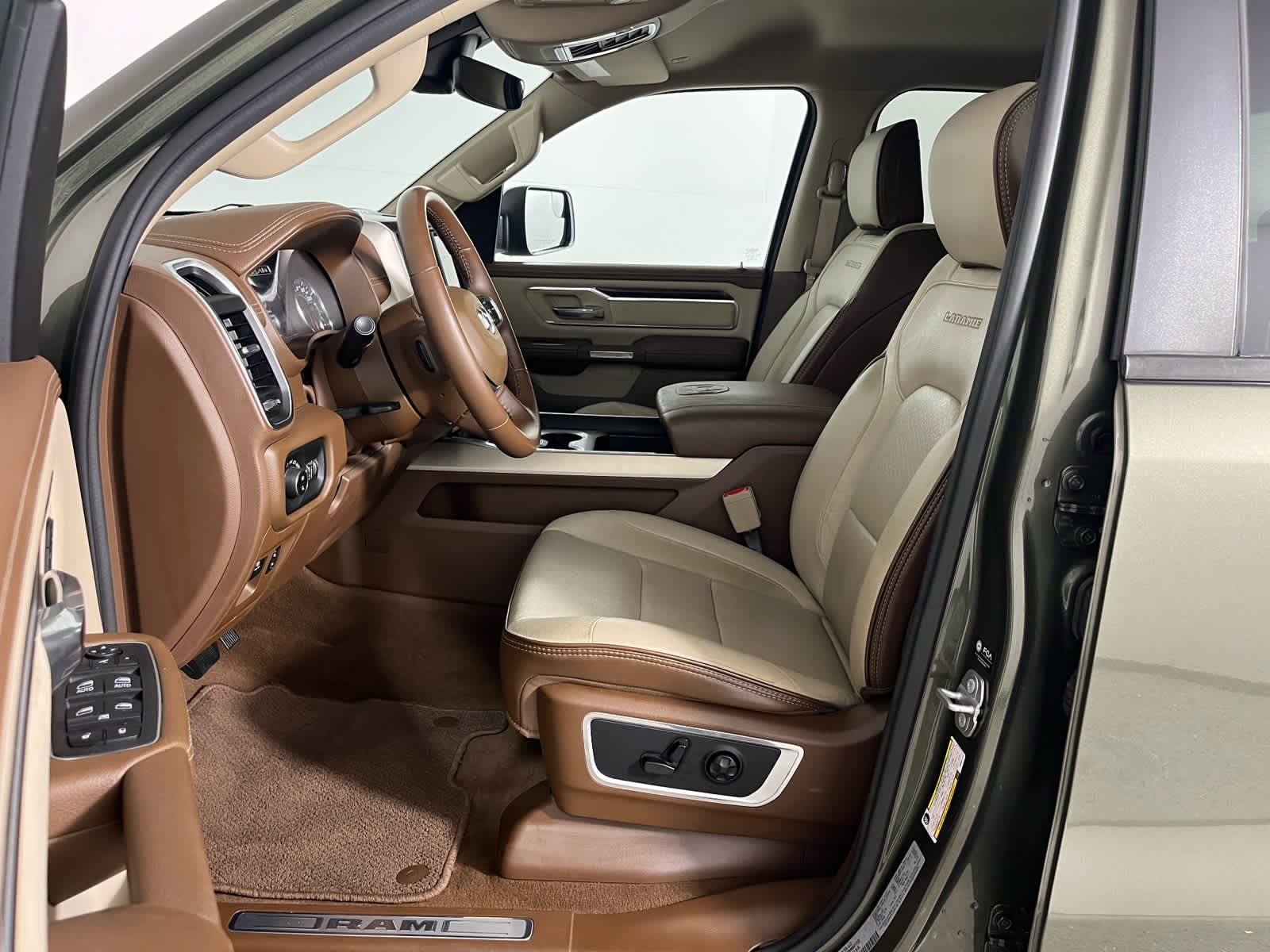 2021 RAM 1500 Laramie Quad Cab 4x2 6'4' Box