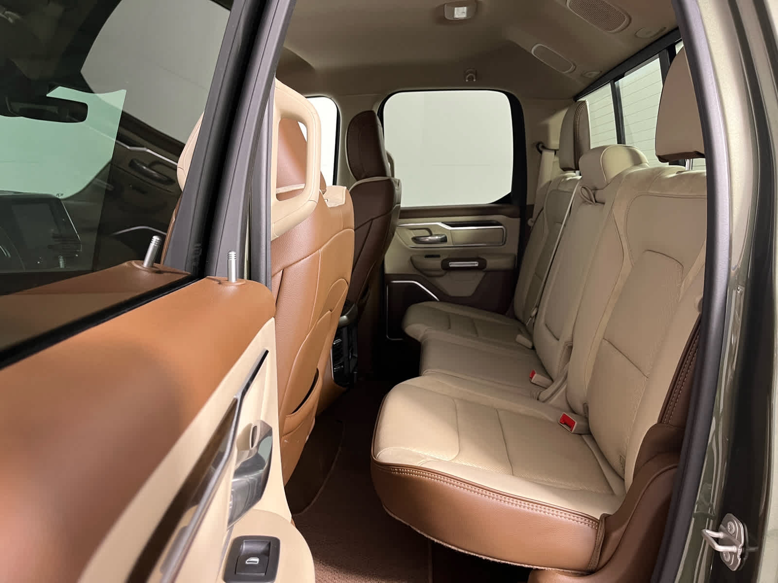 2021 RAM 1500 Laramie Quad Cab 4x2 6'4' Box