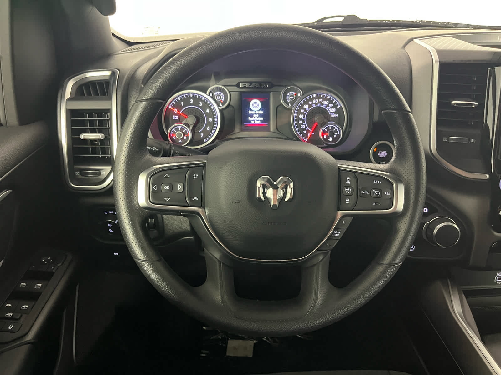 2025 RAM Ram 1500 RAM 1500 LONE STAR CREW CAB 4X2 5'7' BOX