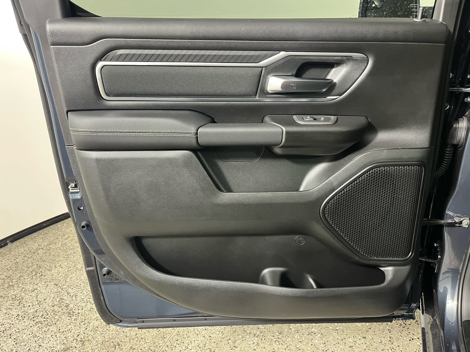 2025 RAM Ram 1500 RAM 1500 LONE STAR CREW CAB 4X2 5'7' BOX