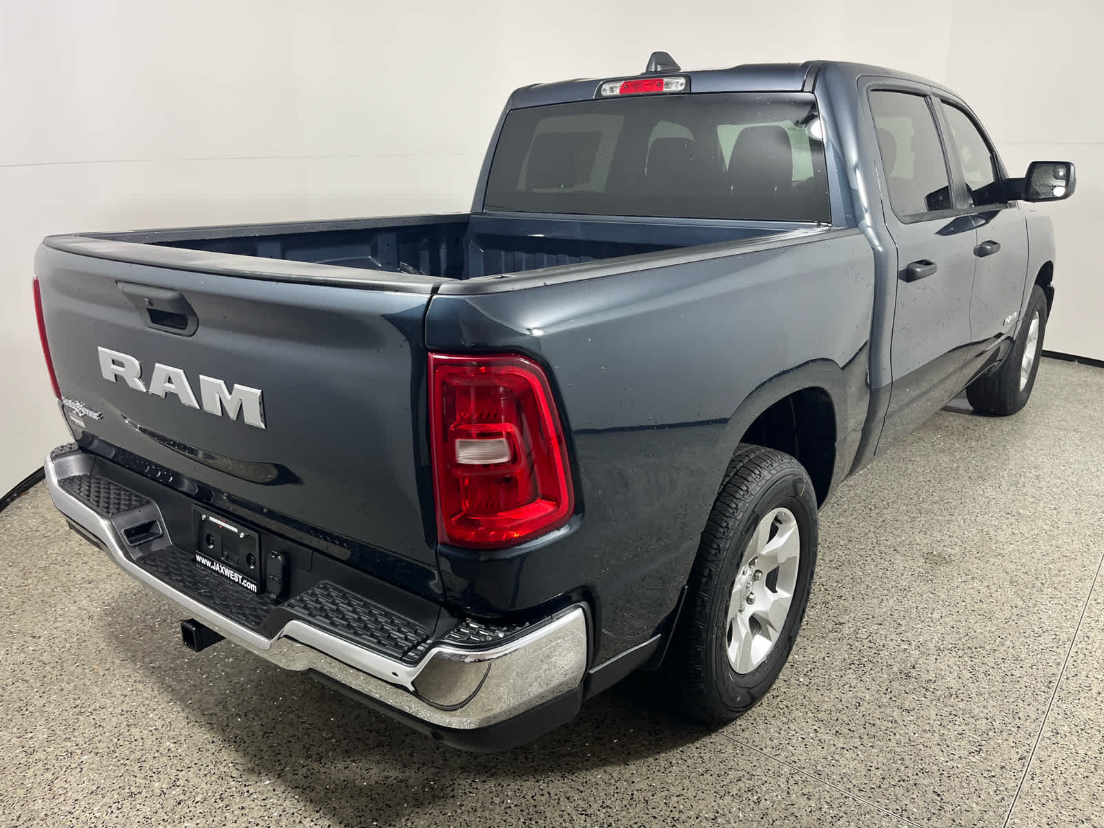 2025 RAM Ram 1500 RAM 1500 LONE STAR CREW CAB 4X2 5'7' BOX