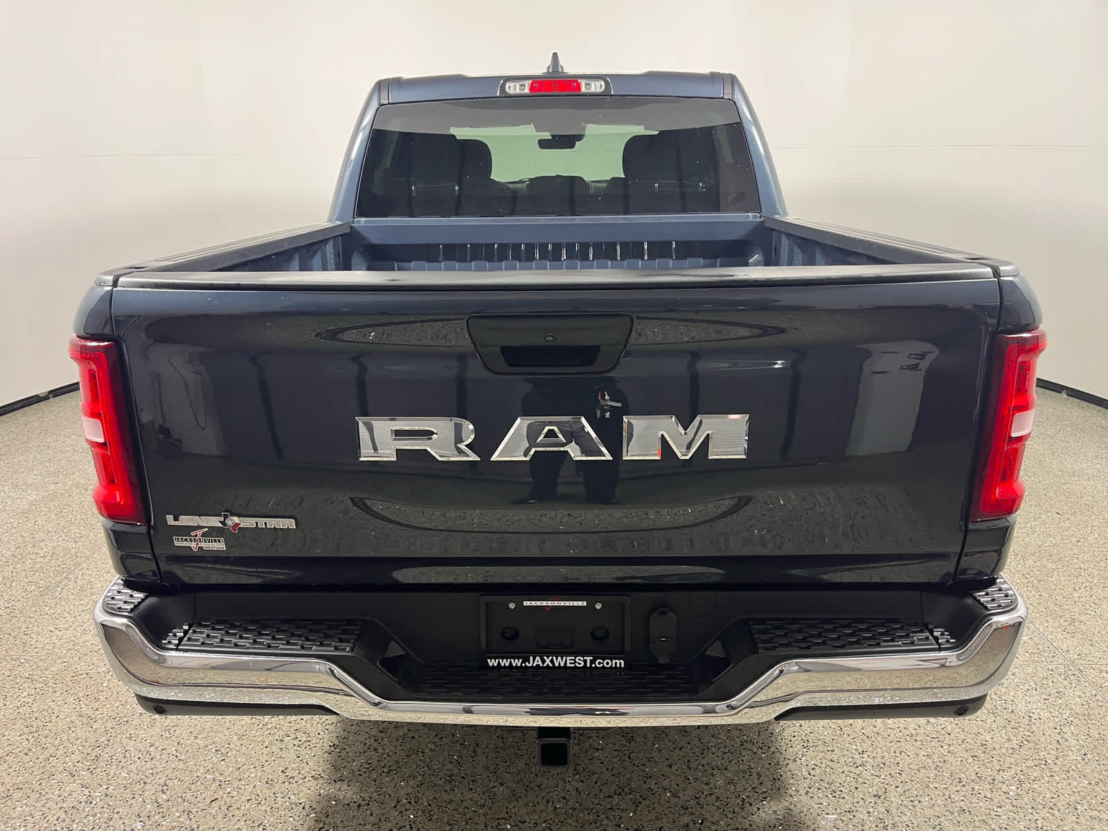 2025 RAM Ram 1500 RAM 1500 LONE STAR CREW CAB 4X2 5'7' BOX