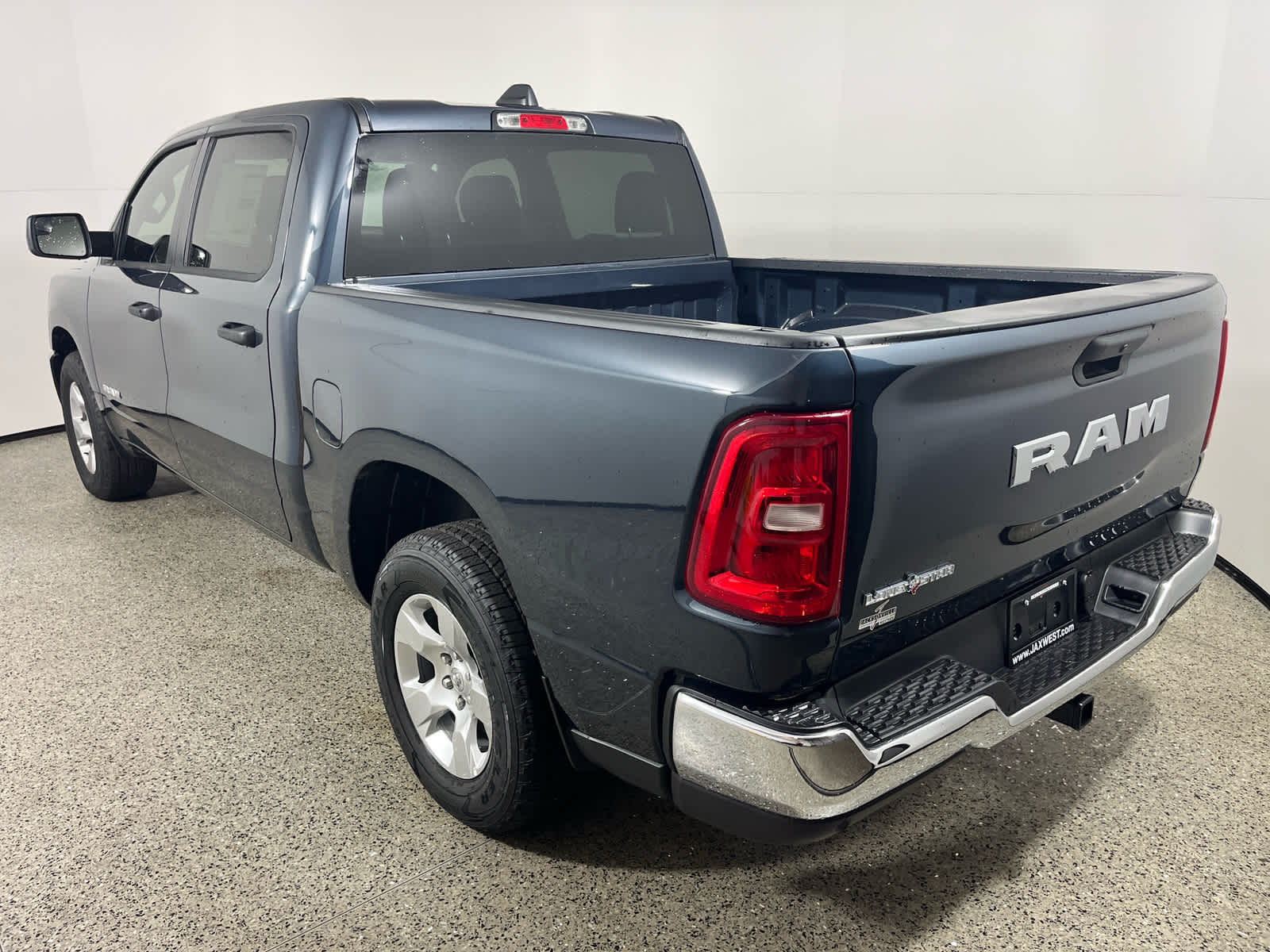 2025 RAM Ram 1500 RAM 1500 LONE STAR CREW CAB 4X2 5'7' BOX