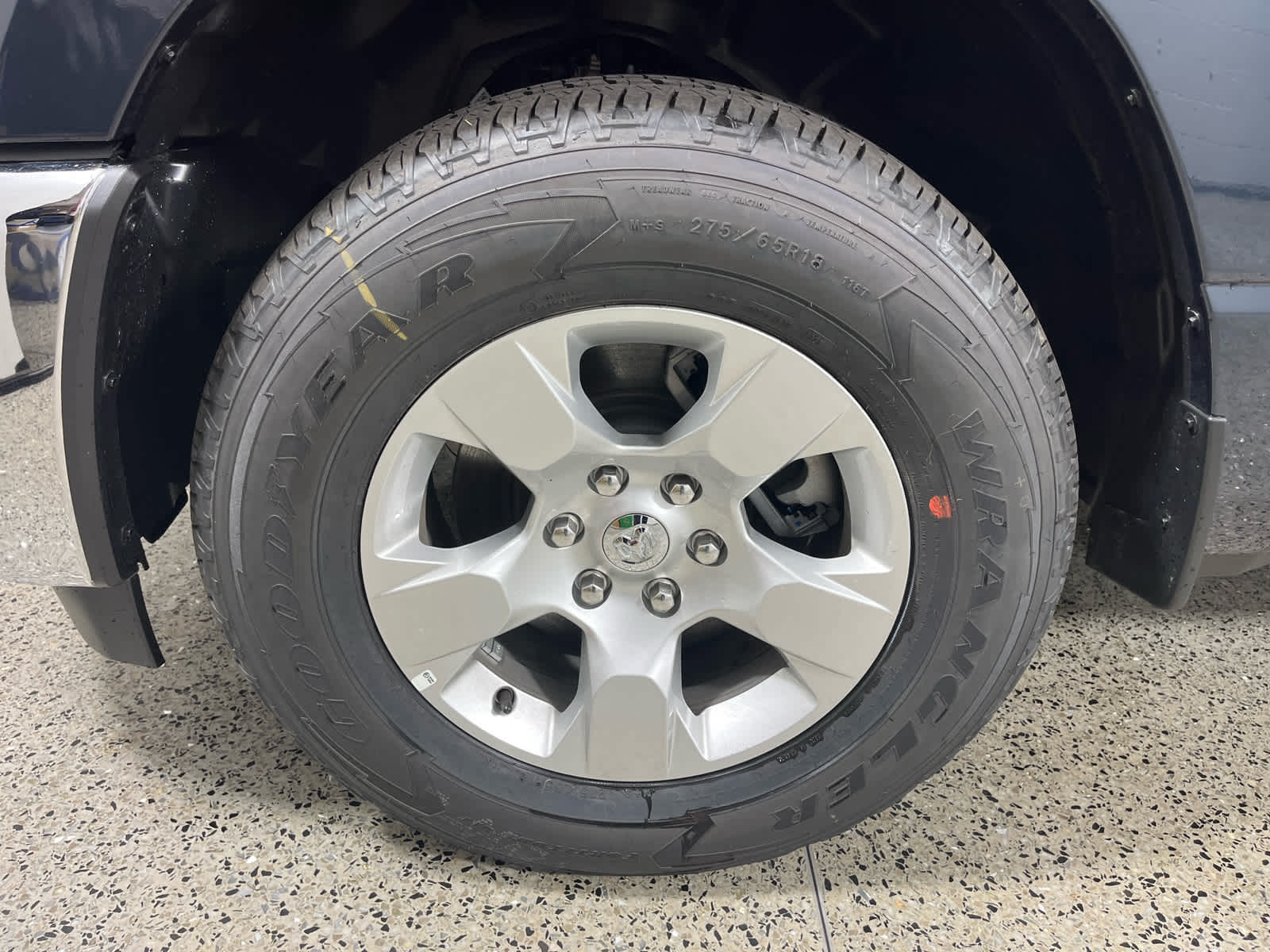 2025 RAM Ram 1500 RAM 1500 LONE STAR CREW CAB 4X2 5'7' BOX