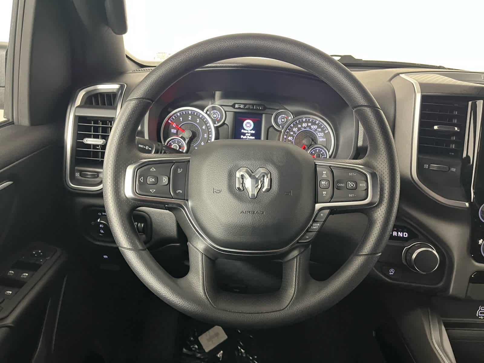 2025 RAM Ram 1500 RAM 1500 LONE STAR CREW CAB 4X2 5'7' BOX