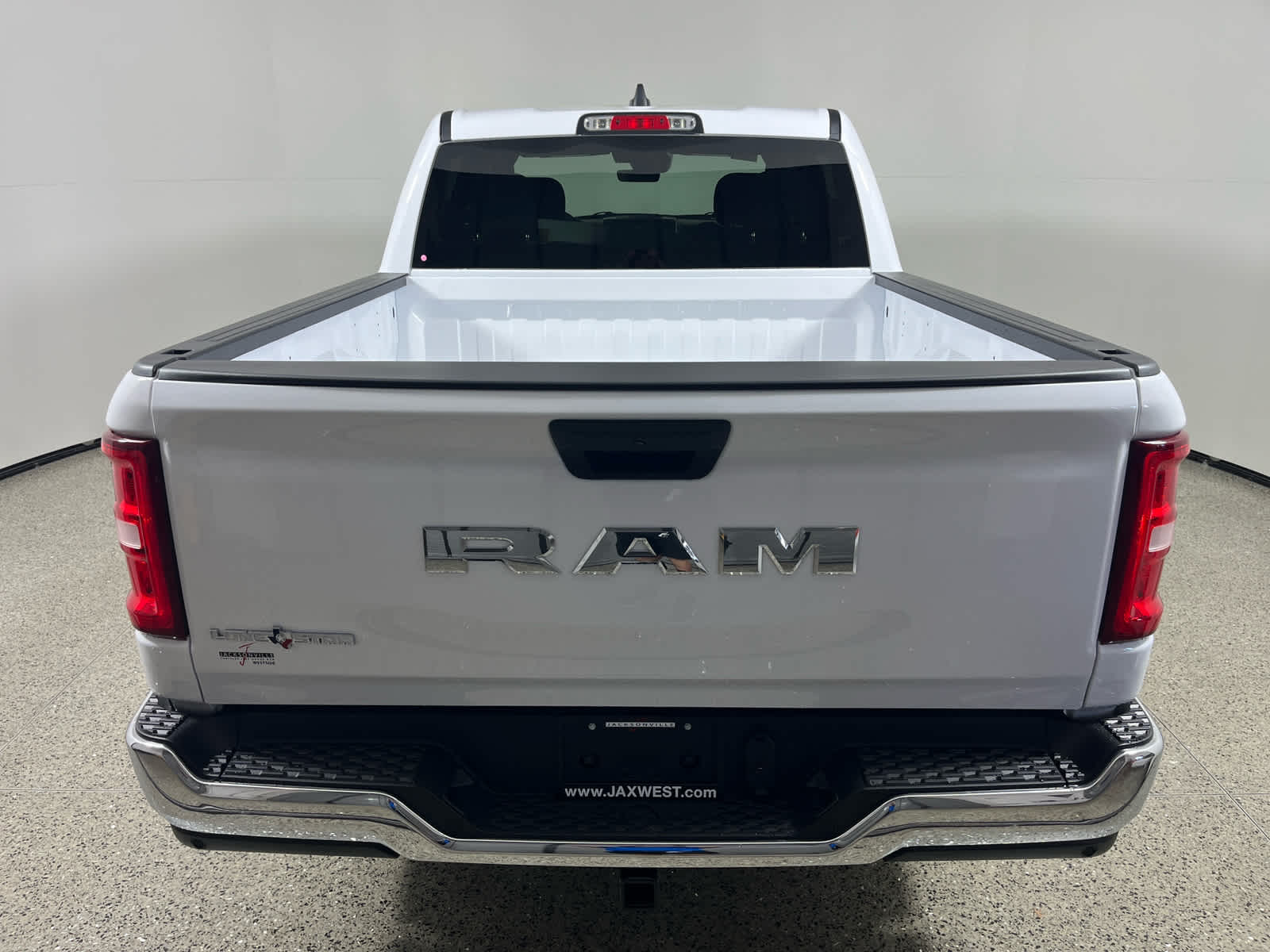 2025 RAM Ram 1500 RAM 1500 LONE STAR CREW CAB 4X2 5'7' BOX