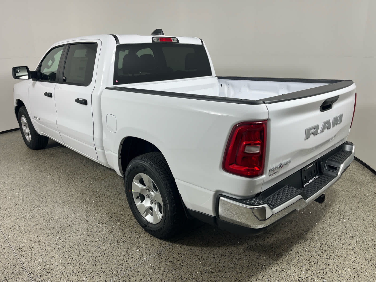 2025 RAM Ram 1500 RAM 1500 LONE STAR CREW CAB 4X2 5'7' BOX