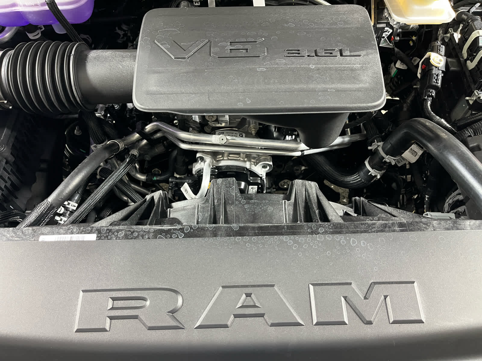 2025 RAM Ram 1500 RAM 1500 BIG HORN CREW CAB 4X2 5'7' BOX