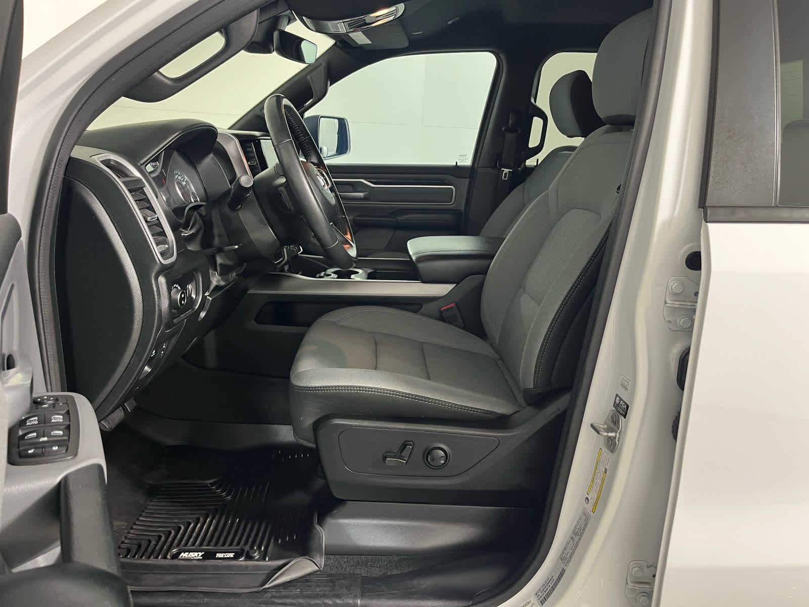 2022 RAM 1500 Big Horn Quad Cab 4x4 6'4' Box