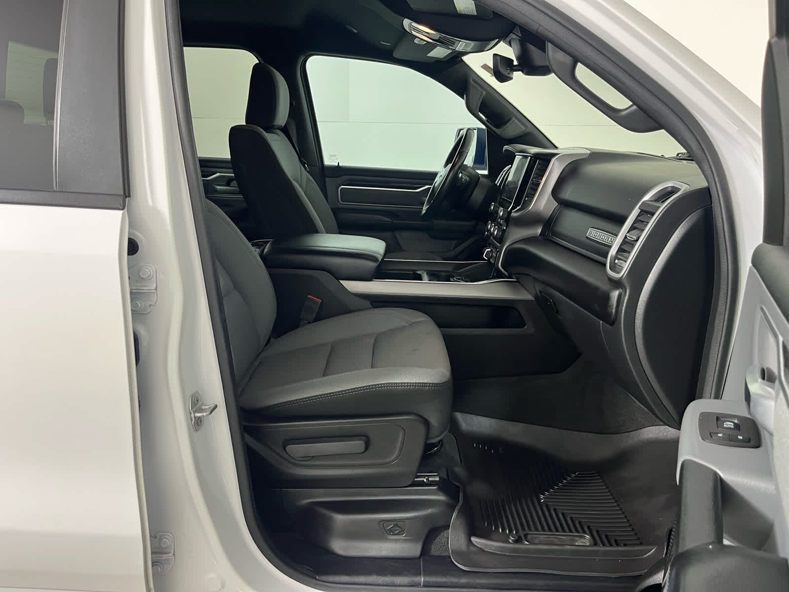 2022 RAM 1500 Big Horn Quad Cab 4x4 6'4' Box