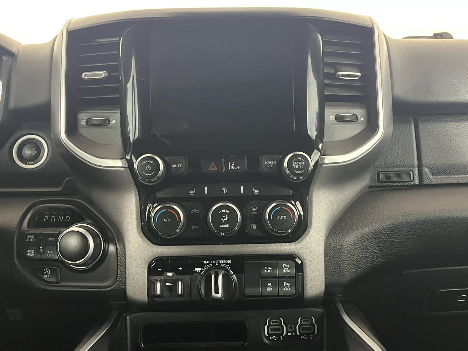 2022 RAM 1500 Big Horn Quad Cab 4x4 6'4' Box