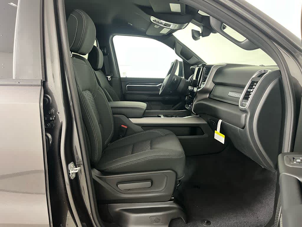 2026 RAM 1500 Big Horn Crew Cab 4x4 5'7' Box