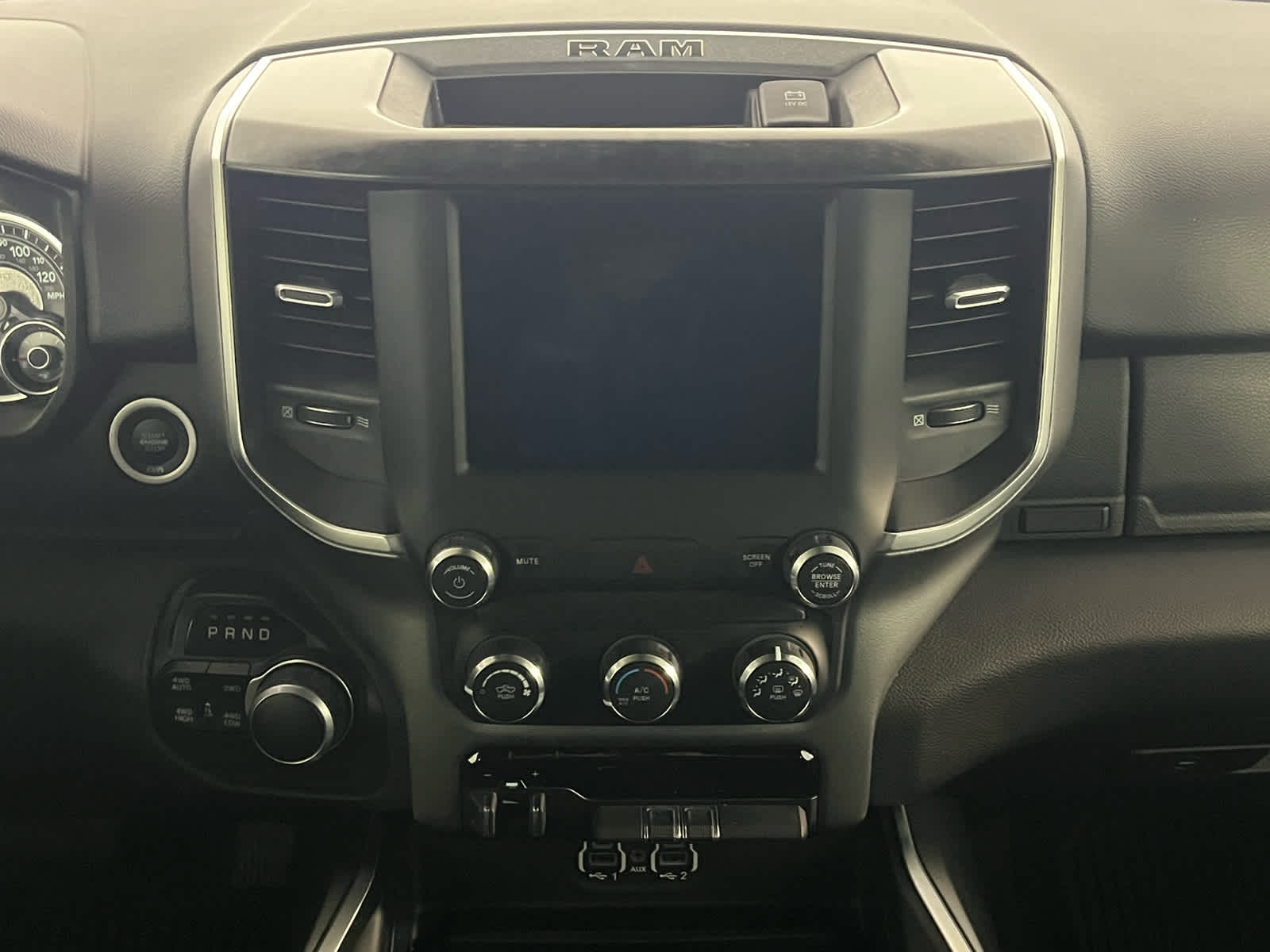 2020 RAM 1500 Big Horn Crew Cab 4x4 5'7' Box