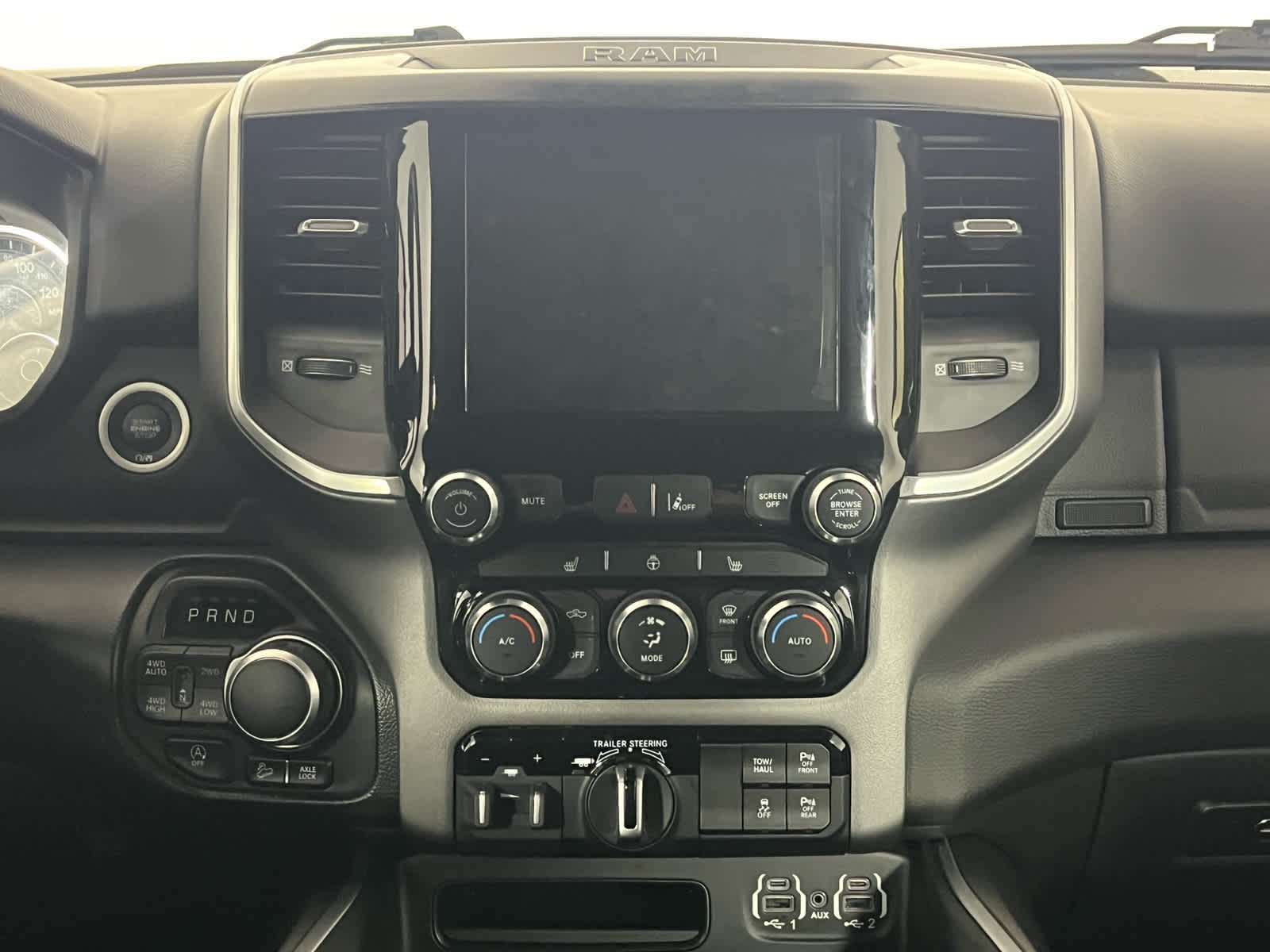 2022 RAM 1500 Big Horn Crew Cab 4x4 5'7' Box