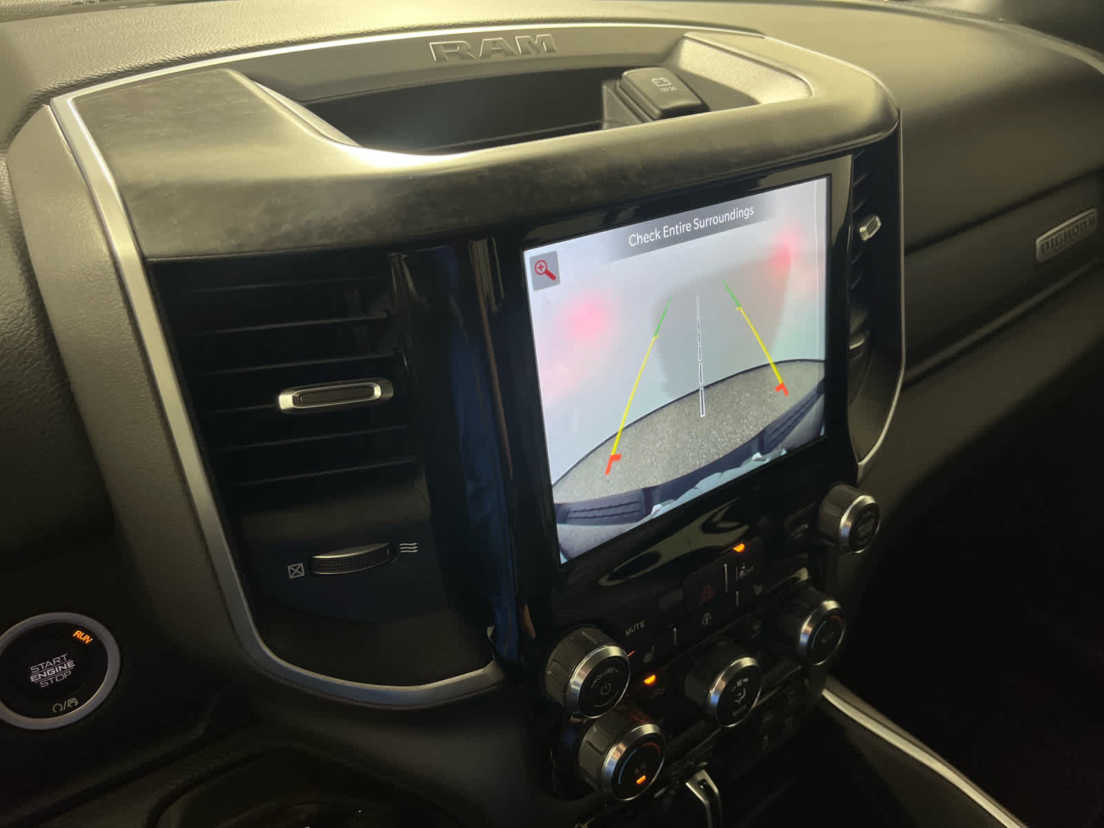 2022 RAM 1500 Big Horn Crew Cab 4x4 5'7' Box