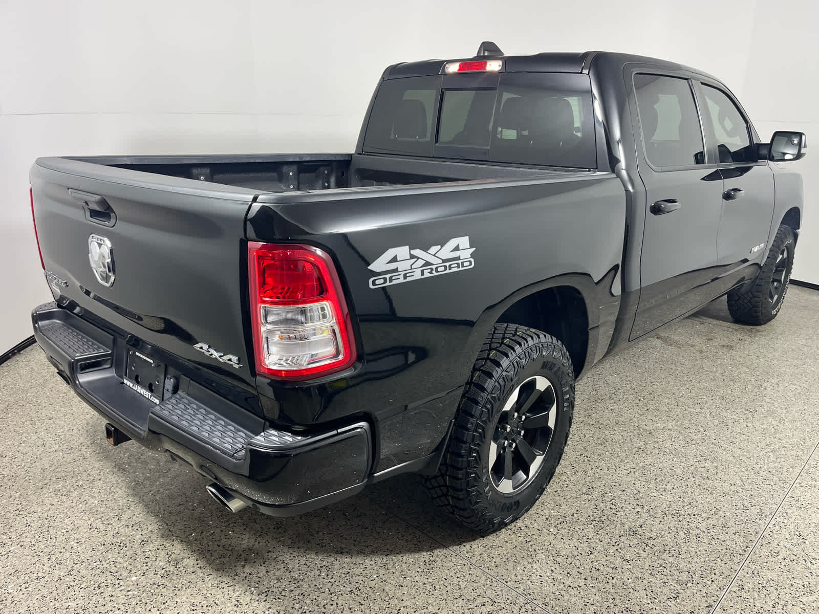 2022 RAM 1500 Big Horn Crew Cab 4x4 5'7' Box
