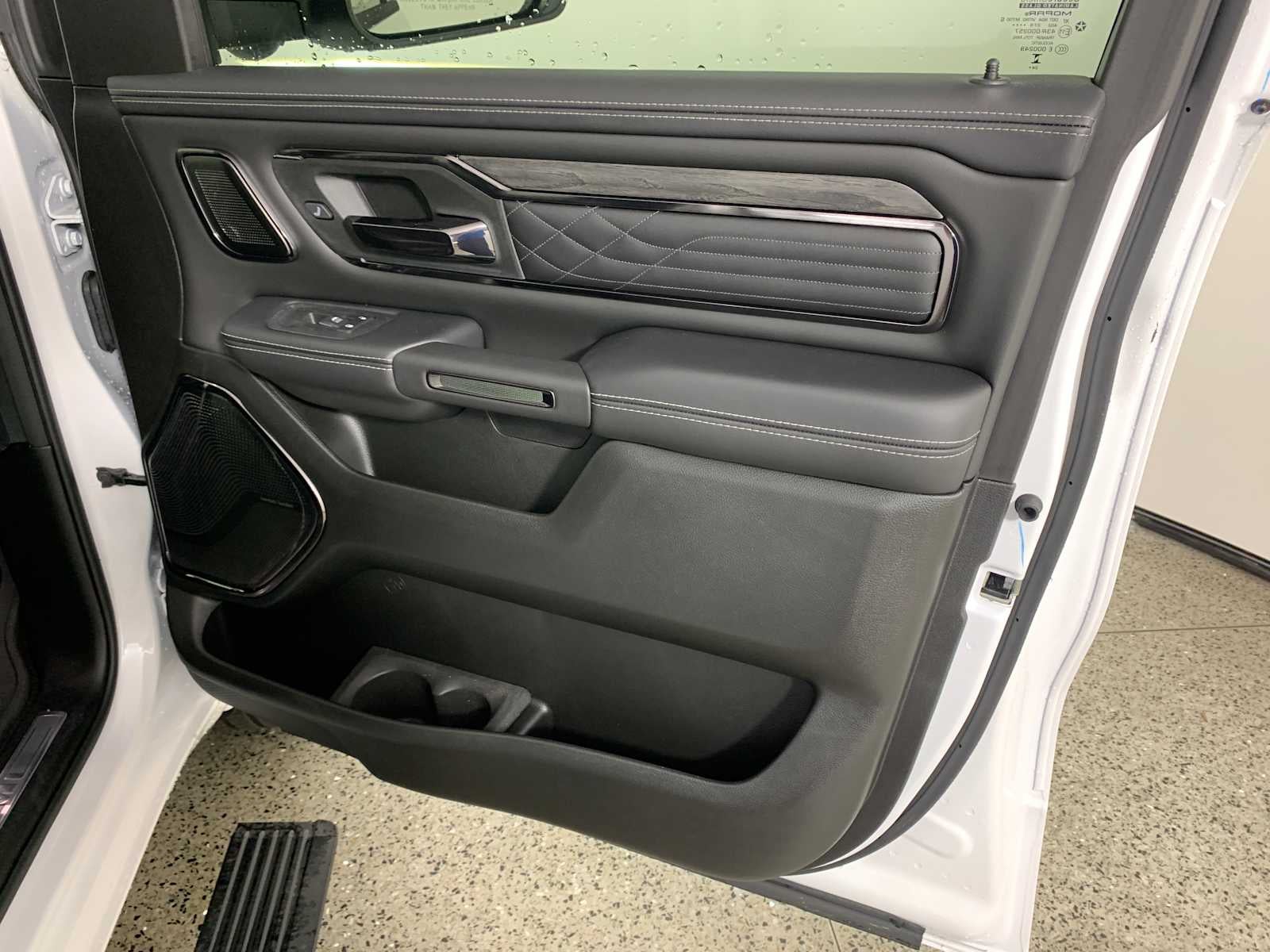 2025 RAM Ram 1500 RAM 1500 LIMITED CREW CAB 4X4 5'7' BOX