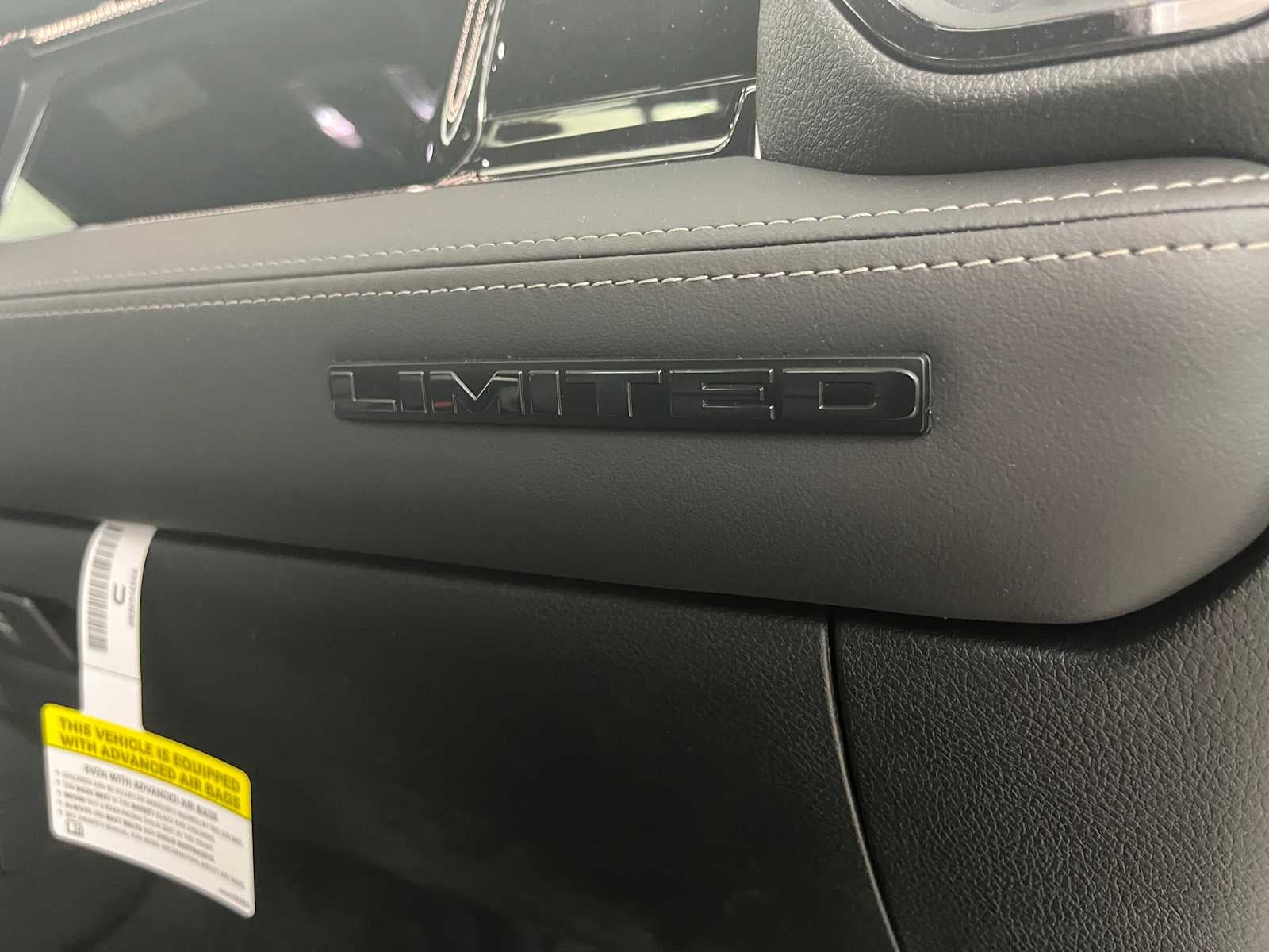 2025 RAM Ram 1500 RAM 1500 LIMITED CREW CAB 4X4 5'7' BOX