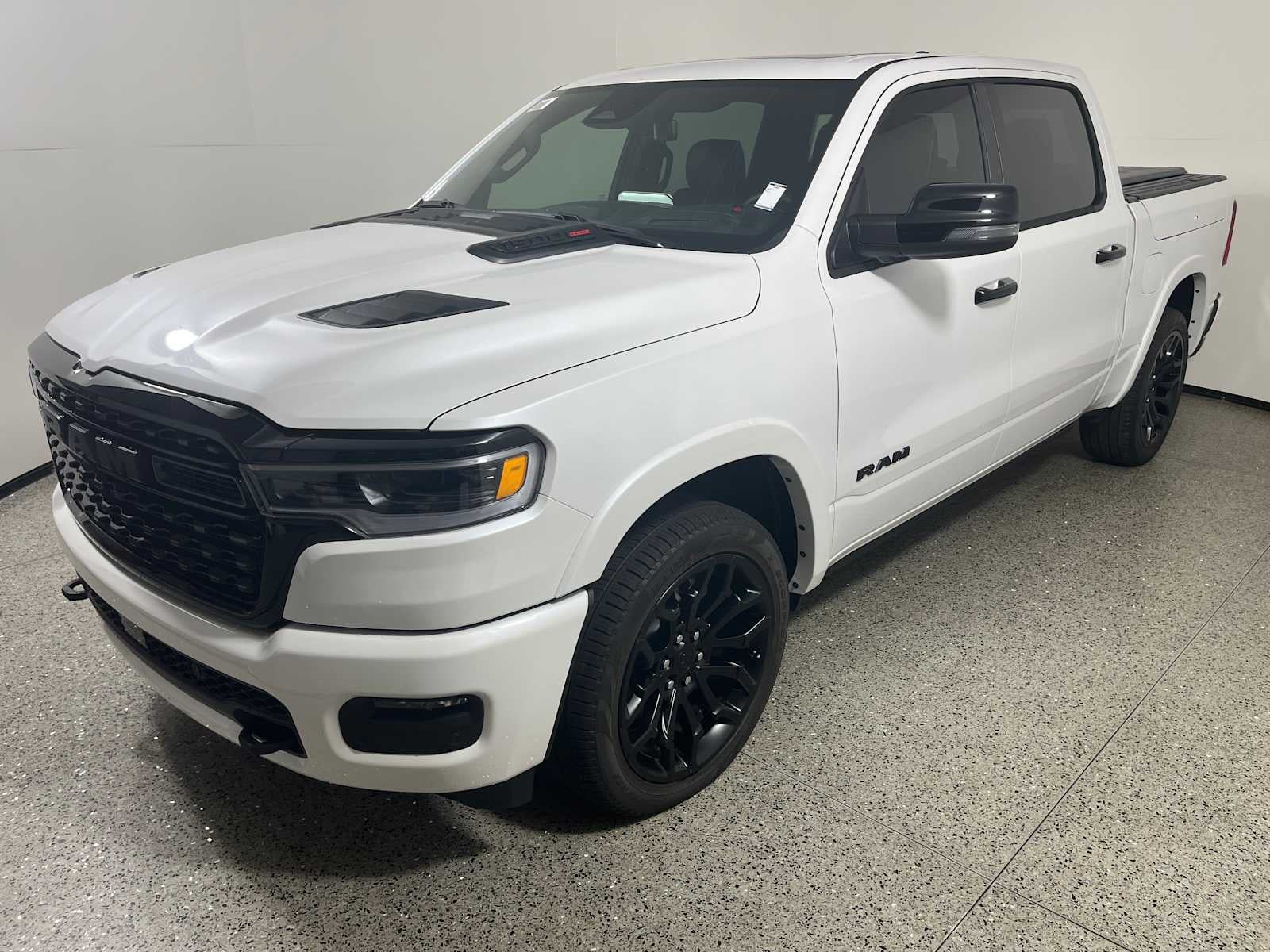 2025 RAM Ram 1500 RAM 1500 LIMITED CREW CAB 4X4 5'7' BOX