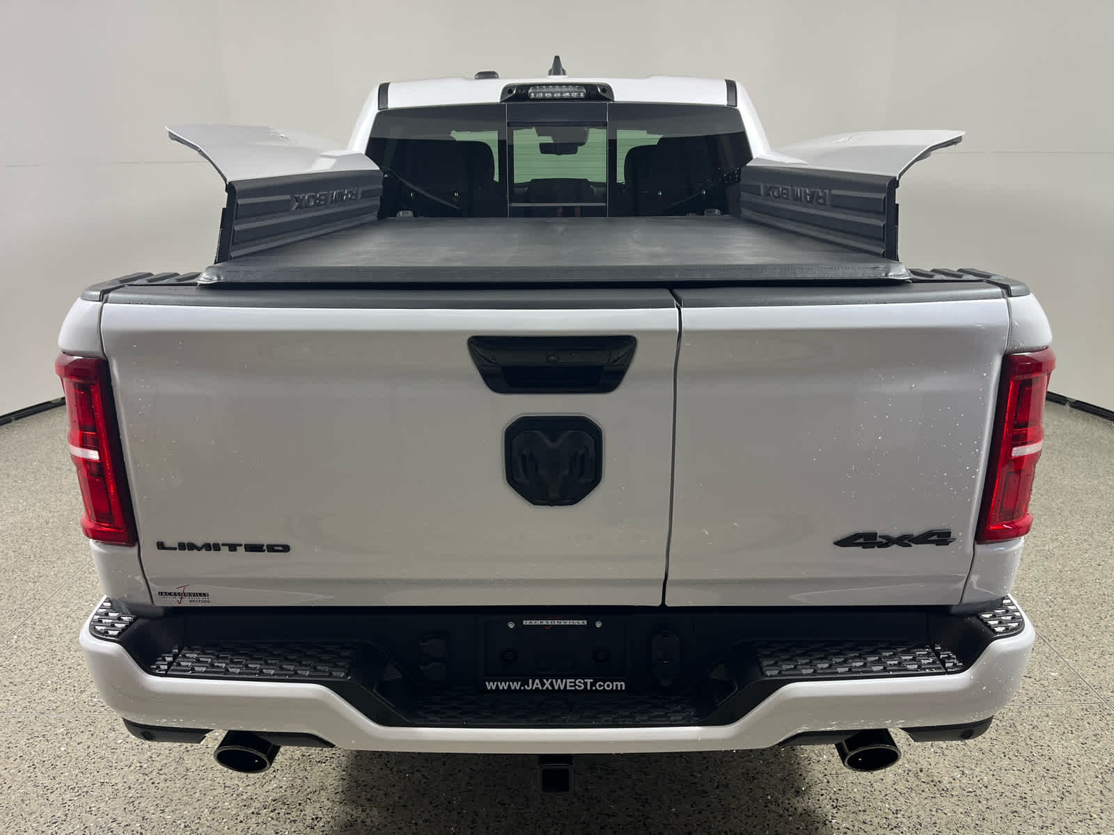 2026 RAM Ram 1500 RAM 1500 LIMITED CREW CAB 4X4 5'7' BOX