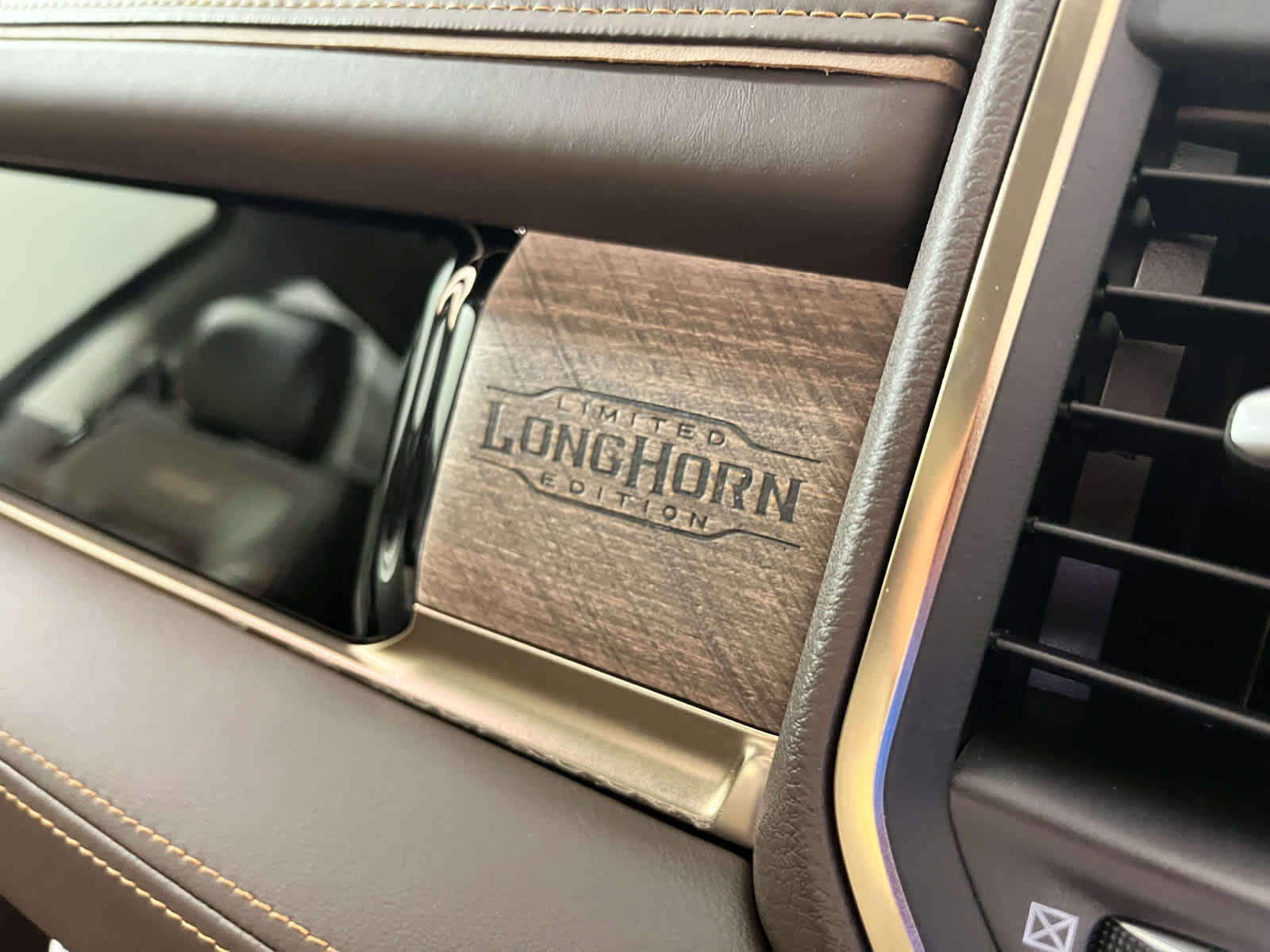 2026 RAM 1500 RAM 1500 LIMITED LONGHORN CREW CAB 4X4 5'7' BOX