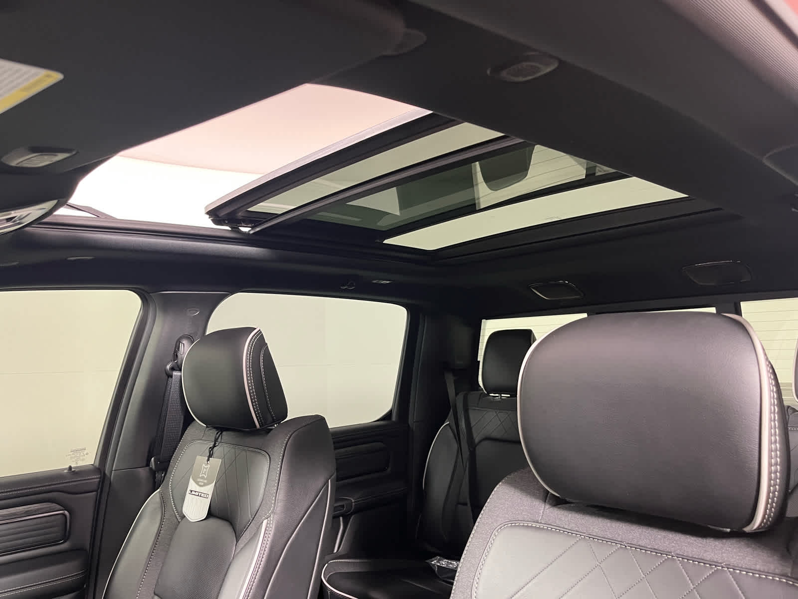 2026 RAM Ram 1500 RAM 1500 LIMITED CREW CAB 4X4 5'7' BOX