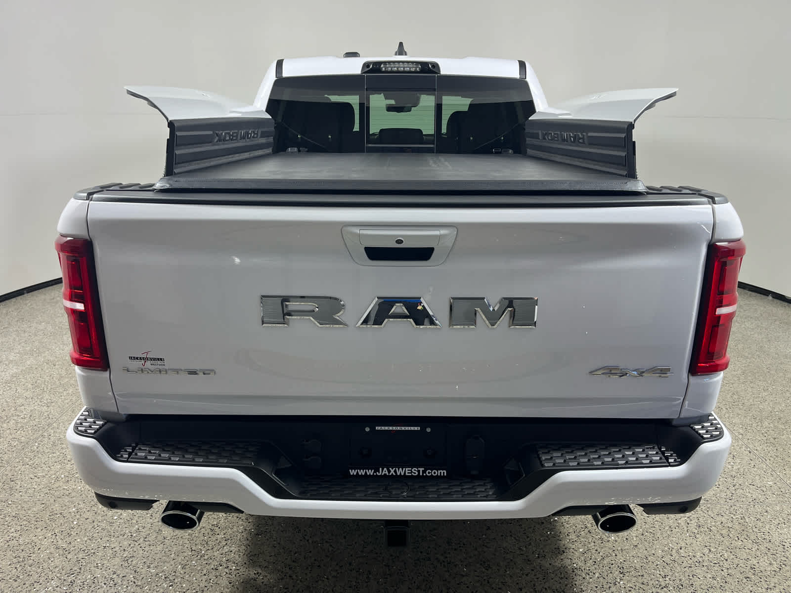 2026 RAM Ram 1500 RAM 1500 LIMITED CREW CAB 4X4 5'7' BOX