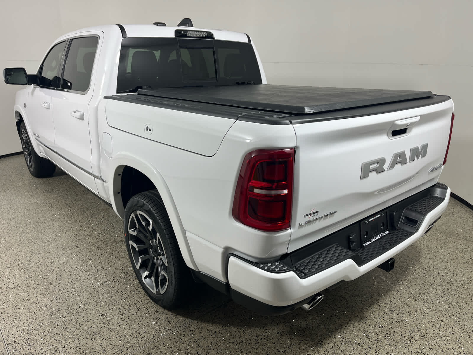 2026 RAM Ram 1500 RAM 1500 LIMITED CREW CAB 4X4 5'7' BOX