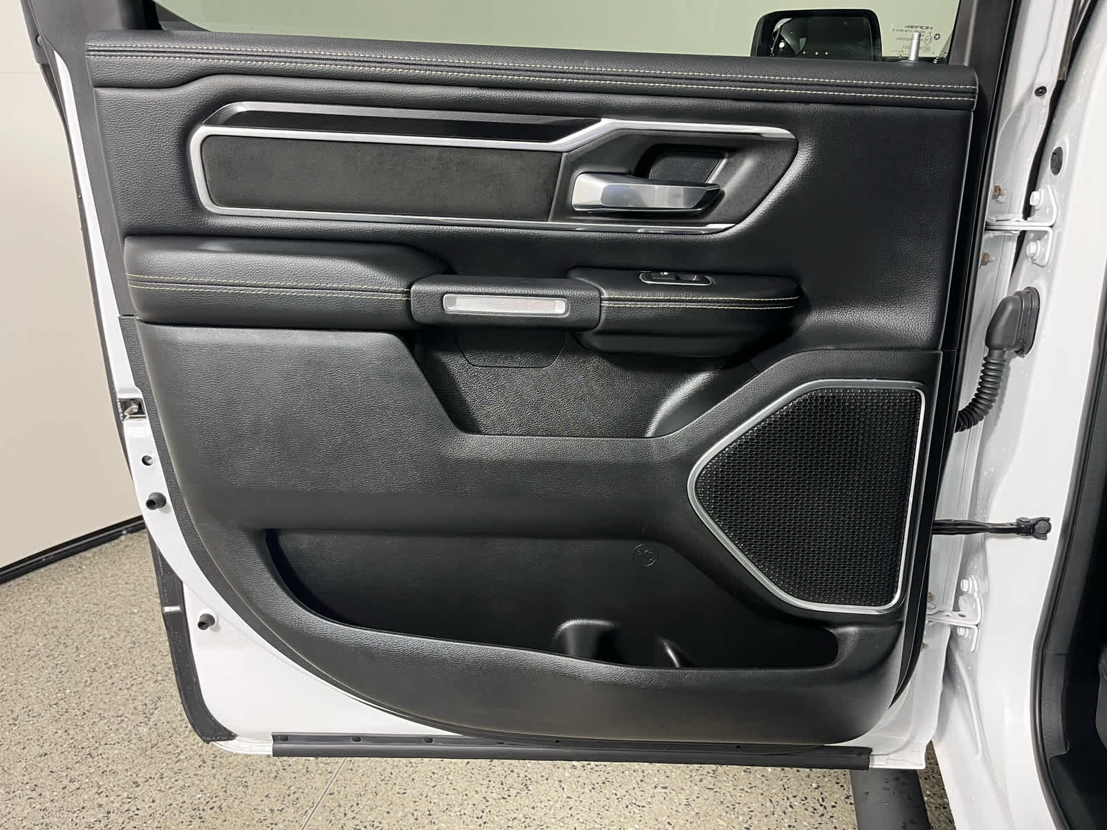 2022 RAM 1500 Laramie Crew Cab 4x4 5'7' Box