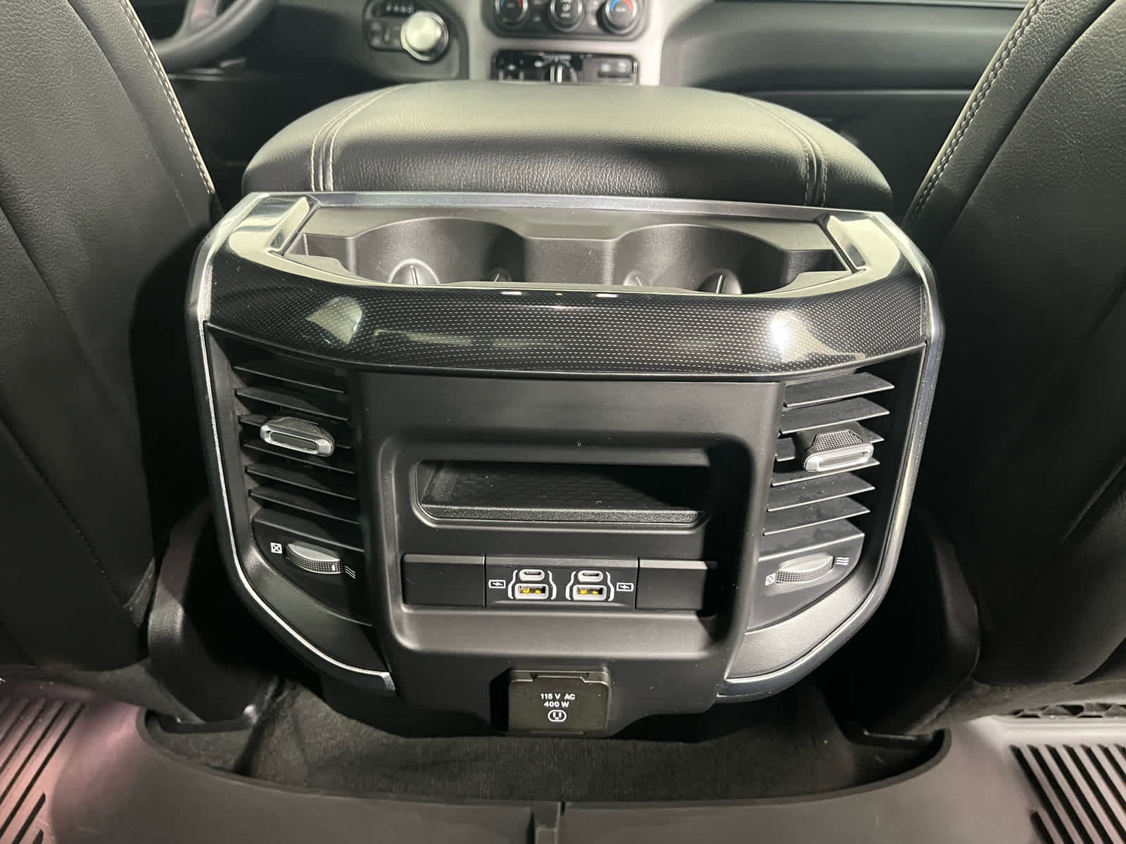 2022 RAM 1500 Laramie Crew Cab 4x4 5'7' Box