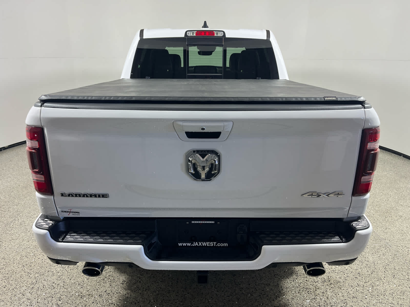 2022 RAM 1500 Laramie Crew Cab 4x4 5'7' Box