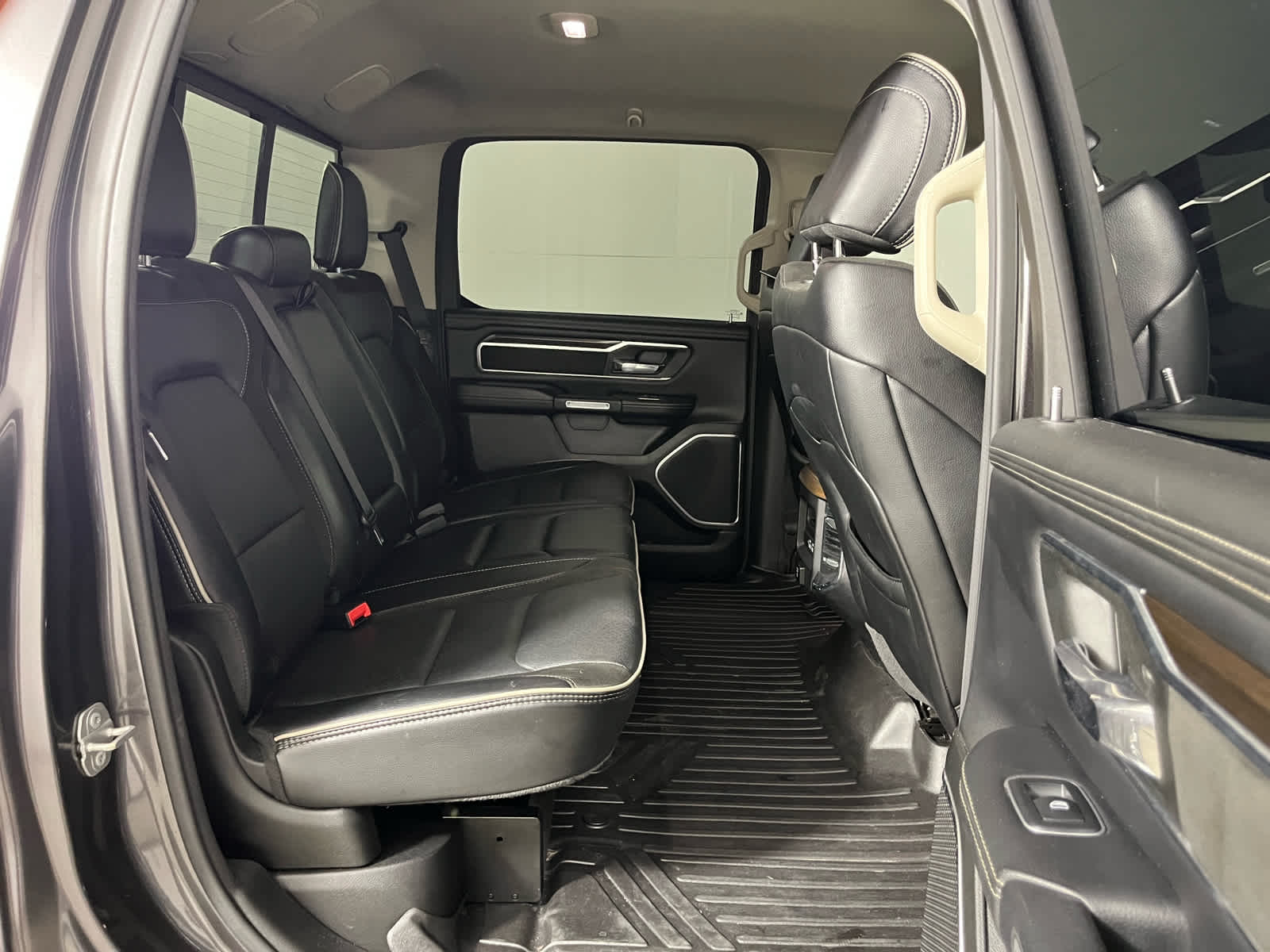 2022 RAM 1500 Laramie Crew Cab 4x4 5'7' Box