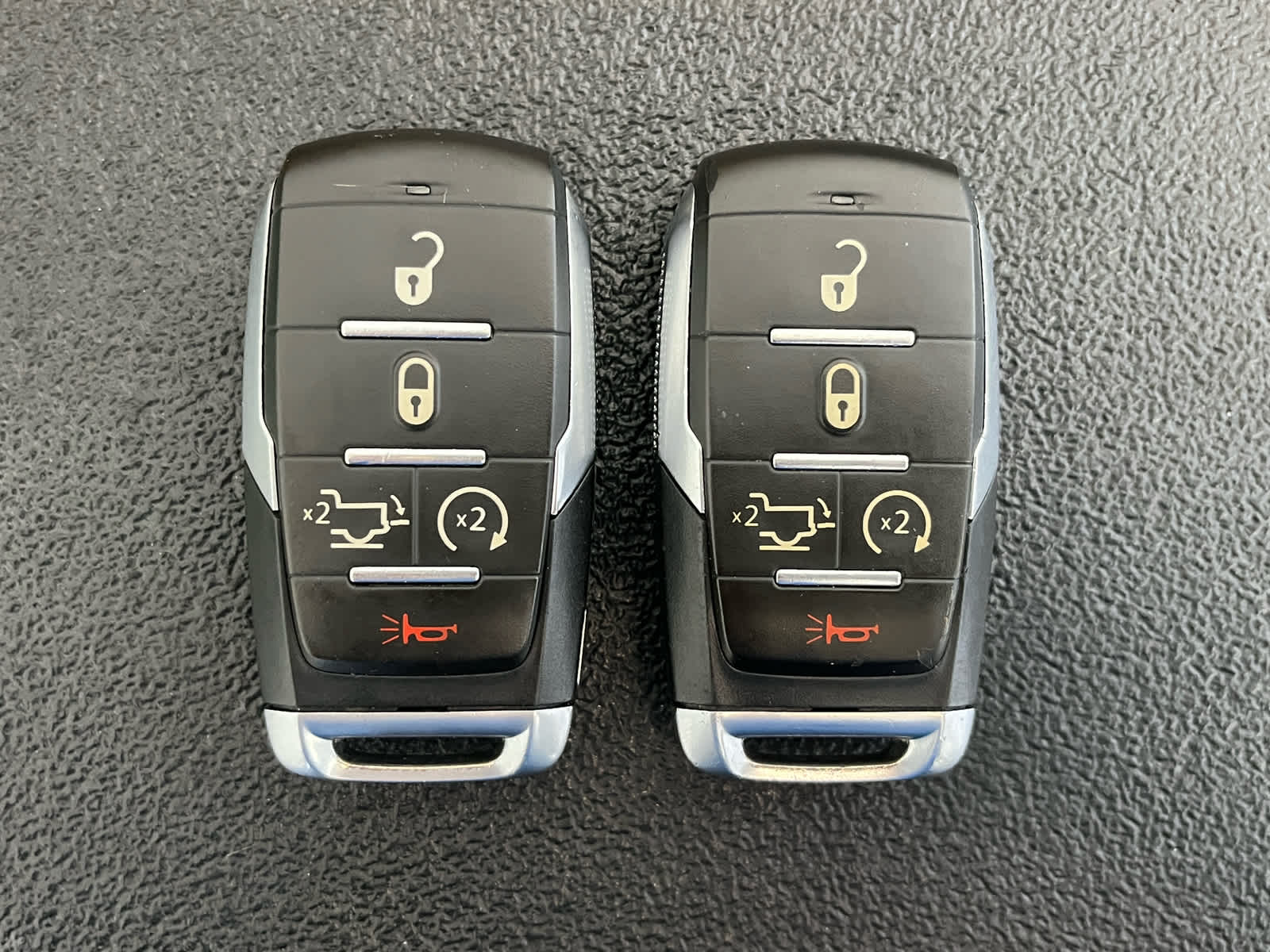 2022 RAM 1500 Laramie Crew Cab 4x4 5'7' Box