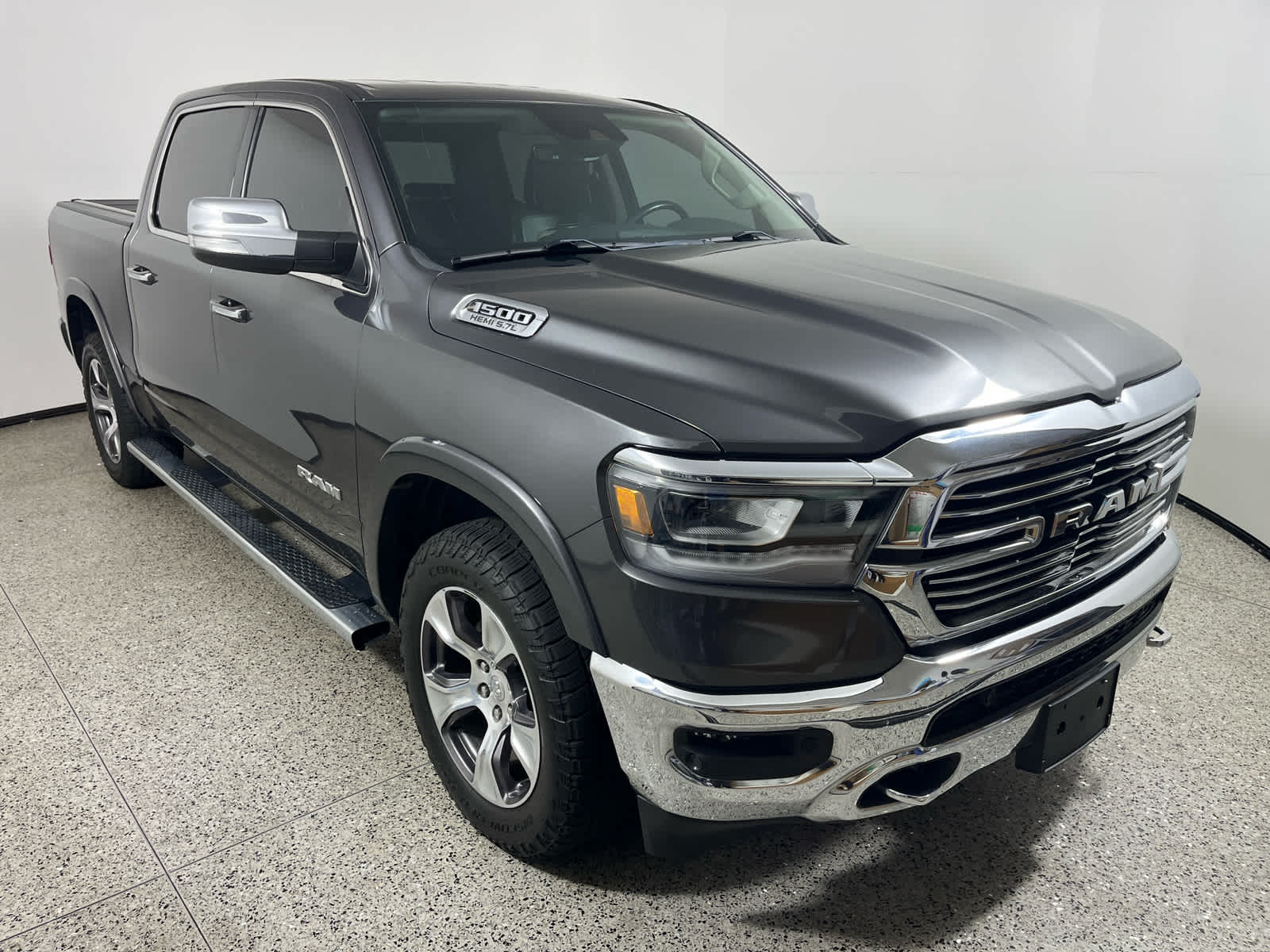2022 RAM 1500 Laramie Crew Cab 4x4 5'7' Box