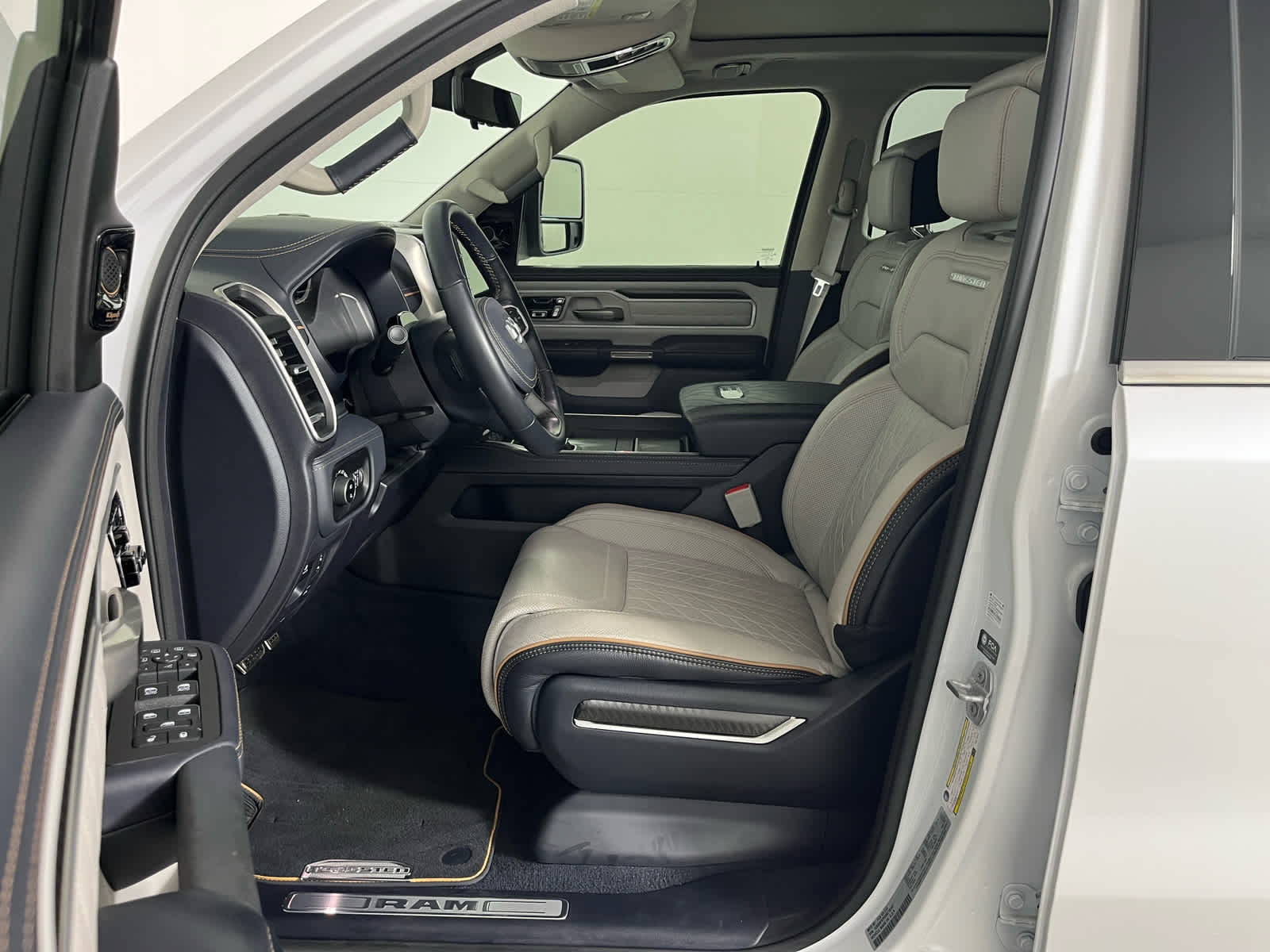 2025 RAM 1500 Tungsten Crew Cab 4x4 5'7' Box