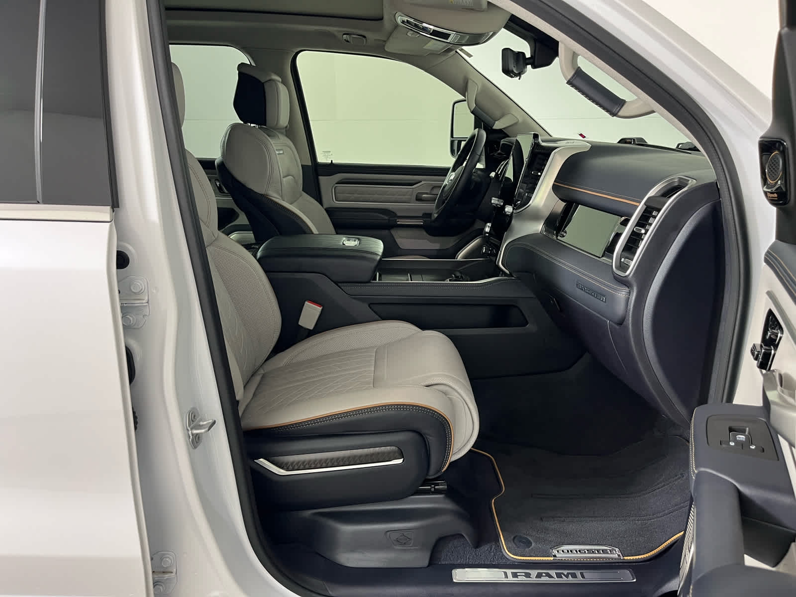 2025 RAM 1500 Tungsten Crew Cab 4x4 5'7' Box