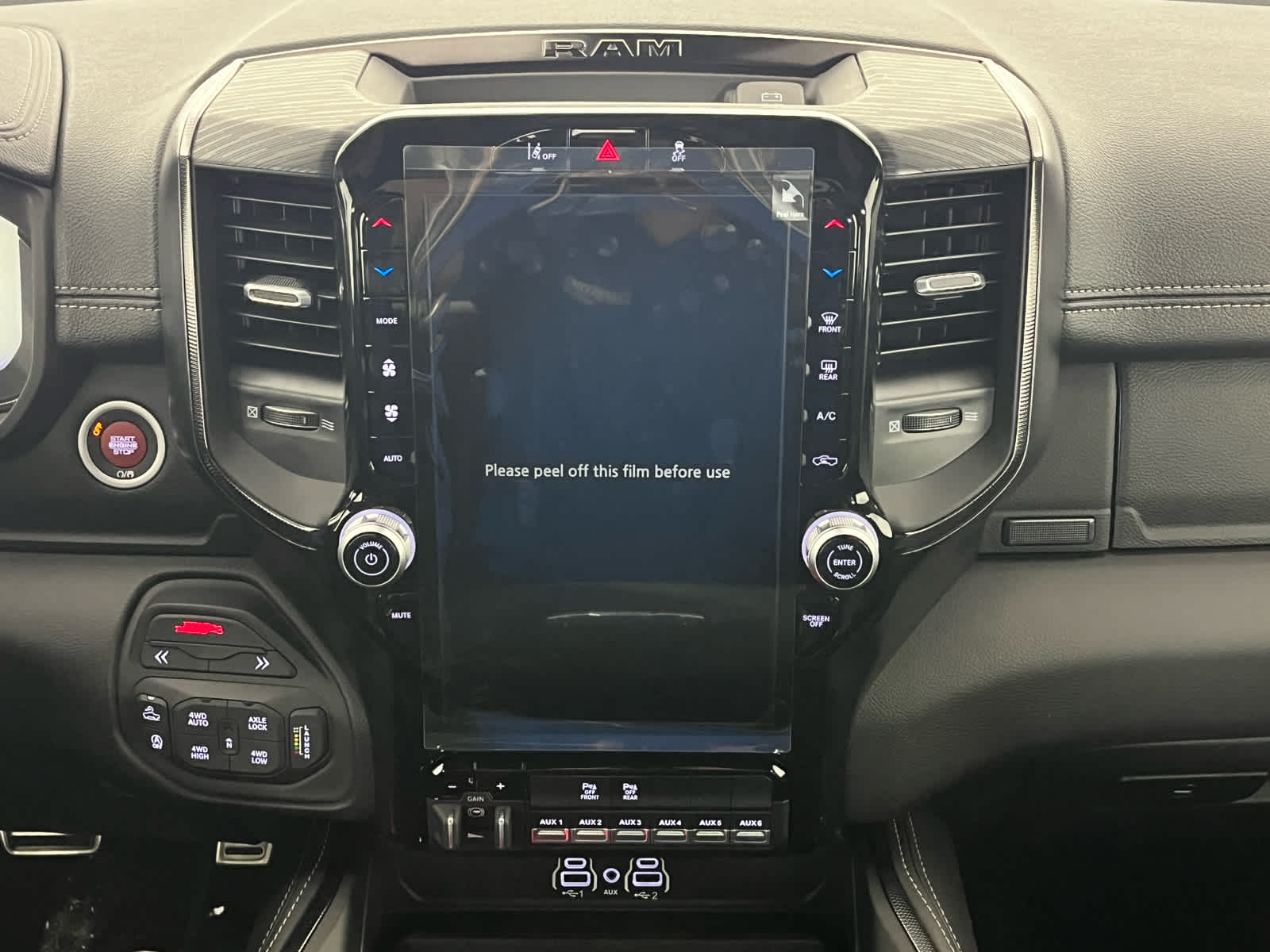 2026 RAM Ram 1500 RAM 1500 RHO CREW CAB 4X4 5'7' BOX