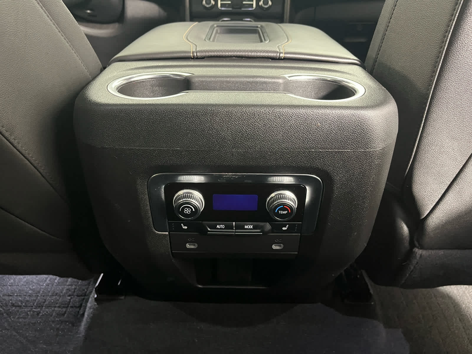 2024 GMC Yukon XL AT4