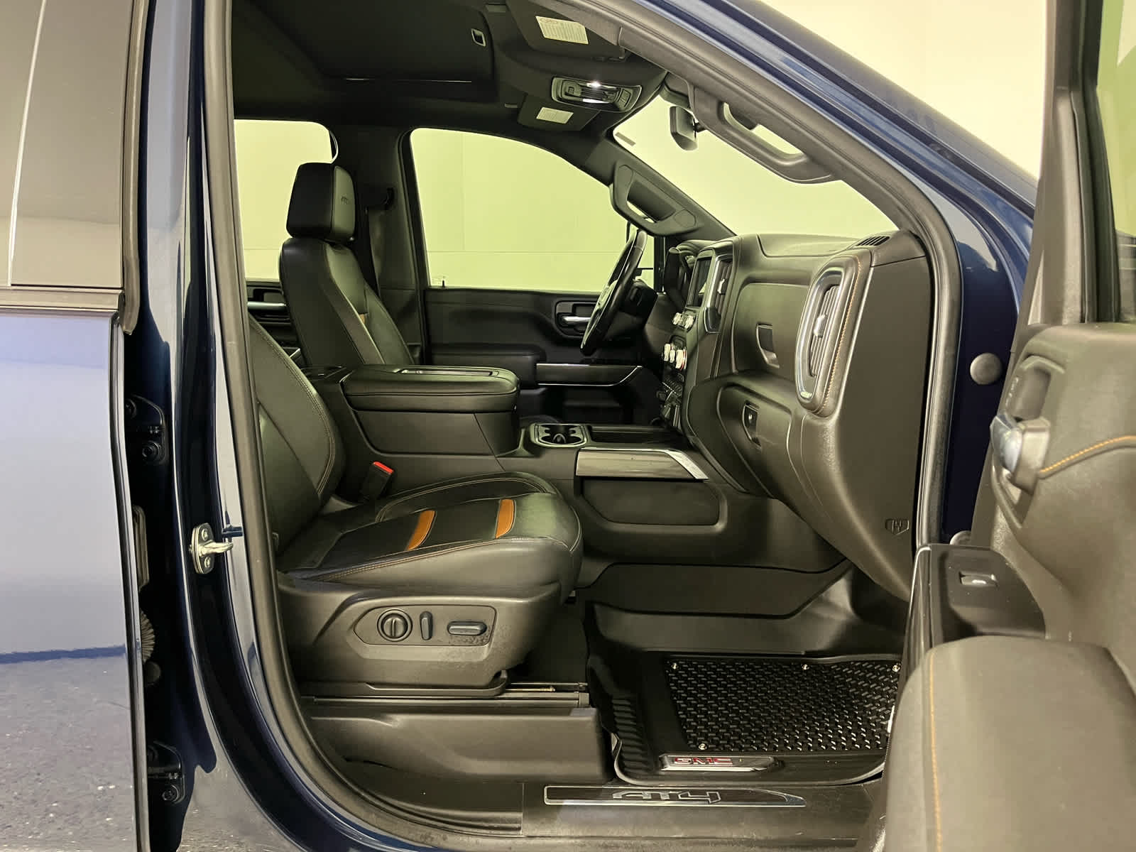 2022 GMC Sierra 2500HD 4WD Crew Cab Standard Bed AT4