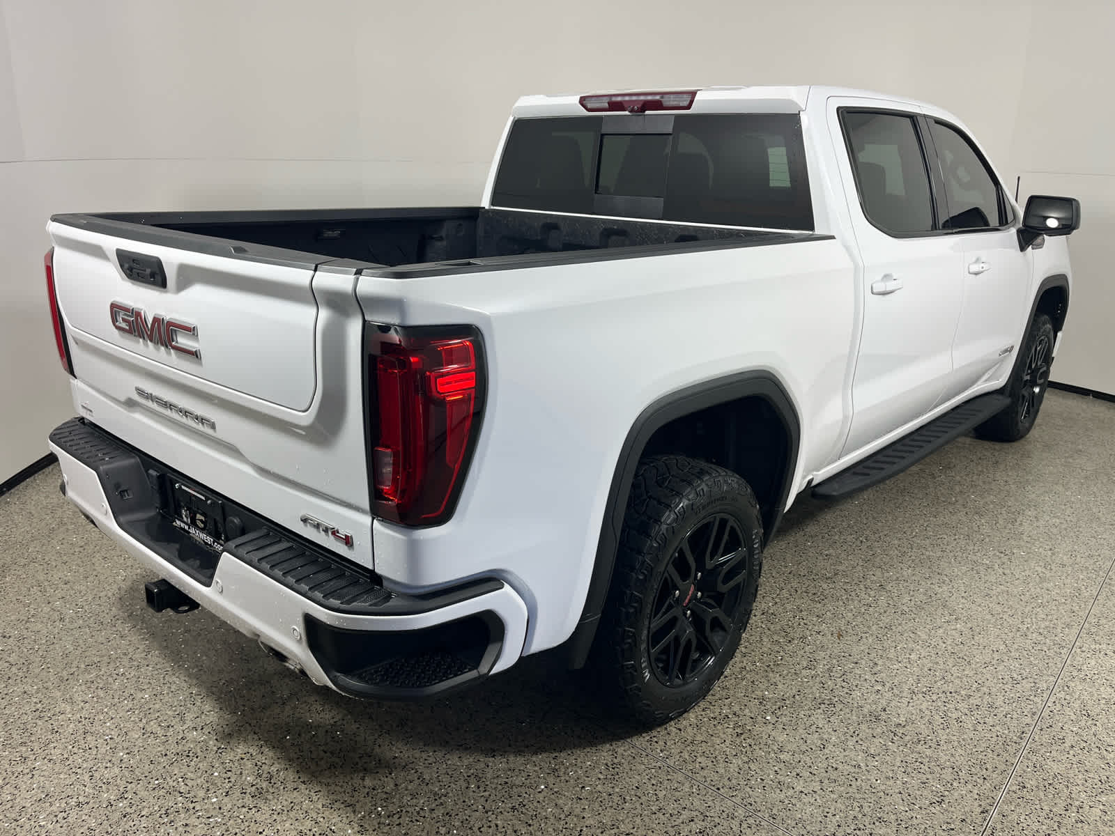 2023 GMC Sierra 1500 4WD Crew Cab Short Box AT4